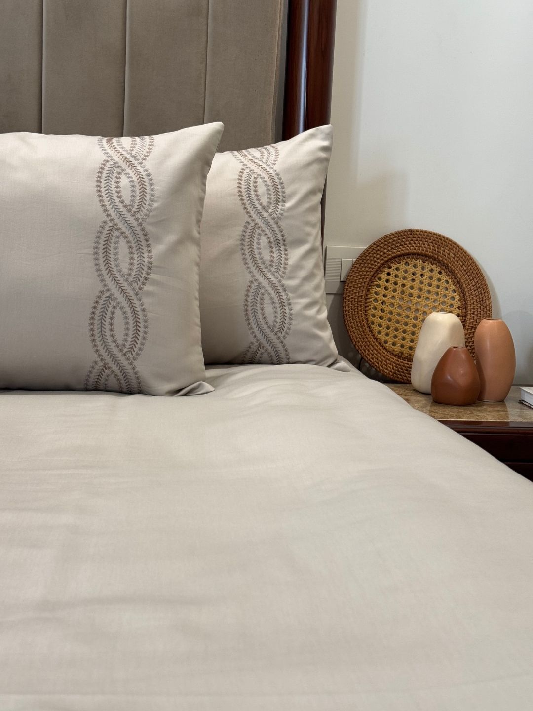 1000TC Cotton Rich Lily Beige Syona Bedsheet Set