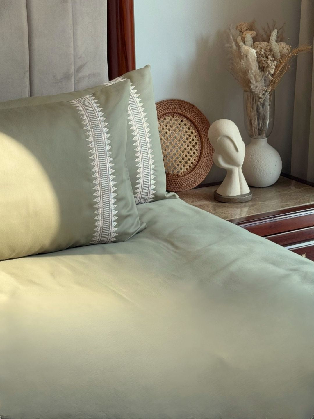 1000TC Cotton Rich Mia Forest Green Syona Bedsheet Set