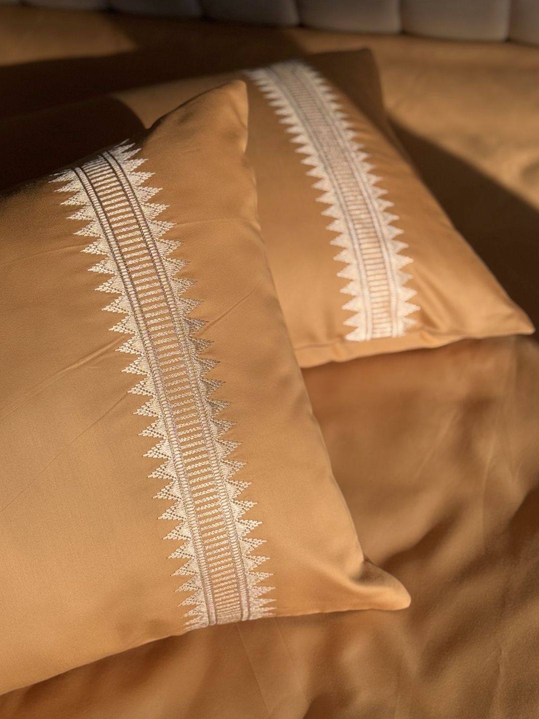 1000TC Cotton Rich Mia Honey Mustard Syona Bedsheet Set