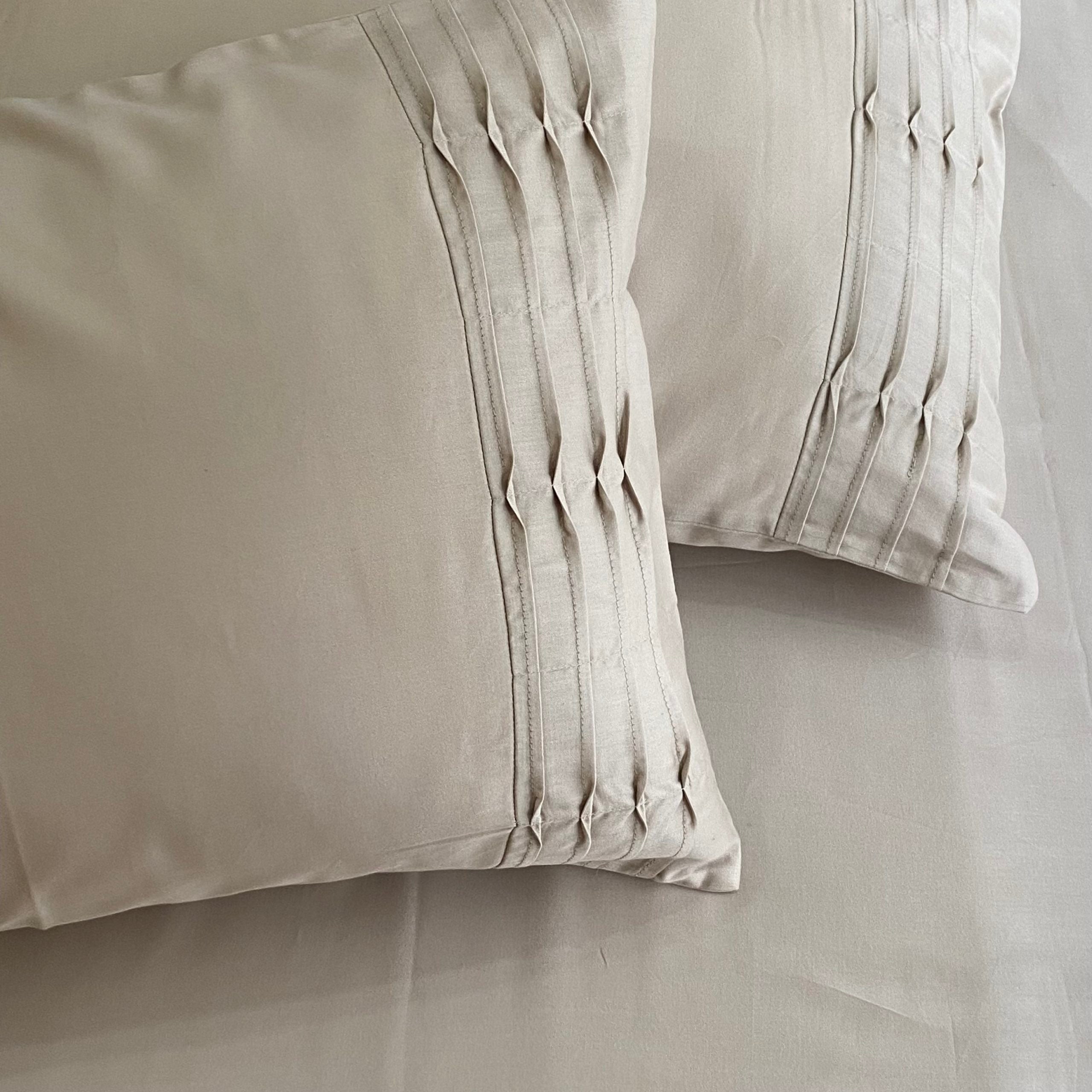 Beige Tetra Pleat Bedsheet