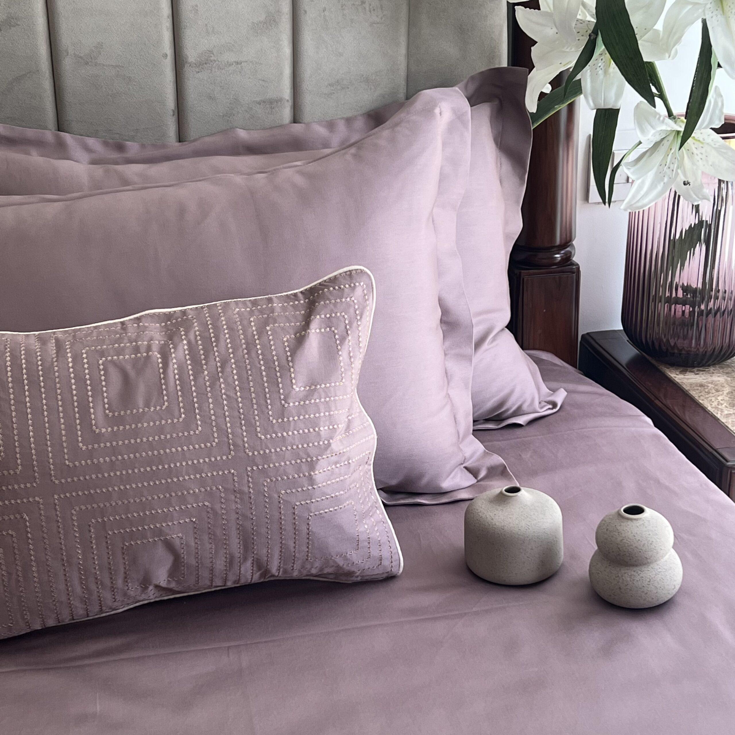 Cubicle Old Rose Treasure Bedsheet