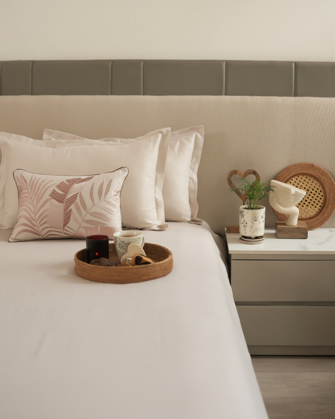 Palmea Ivory 1000TC Cotton Rich Lorenza Bedsheet Set in Gift Box (5 PC Set)