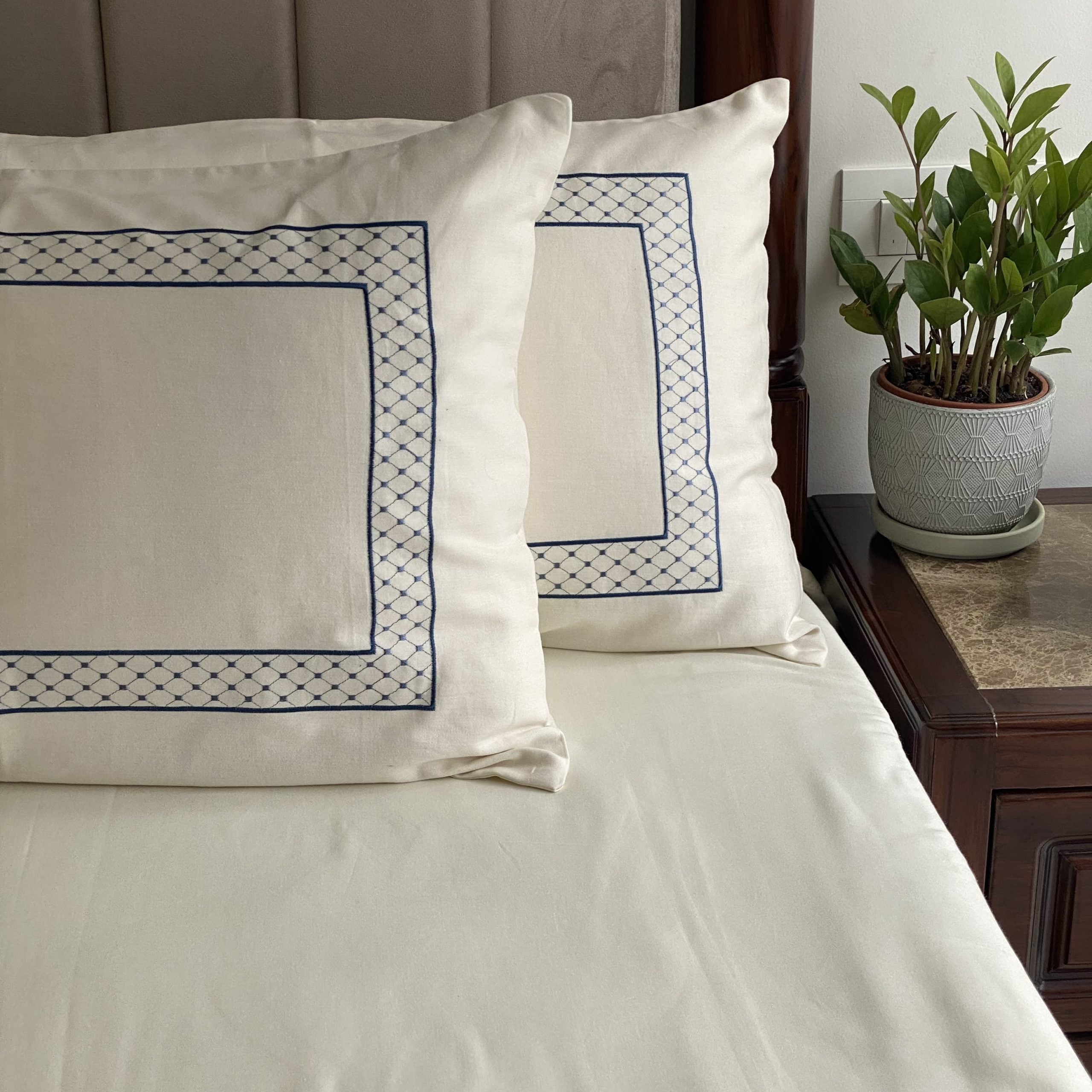 Checks Ivory Navy Dreams Bedsheet