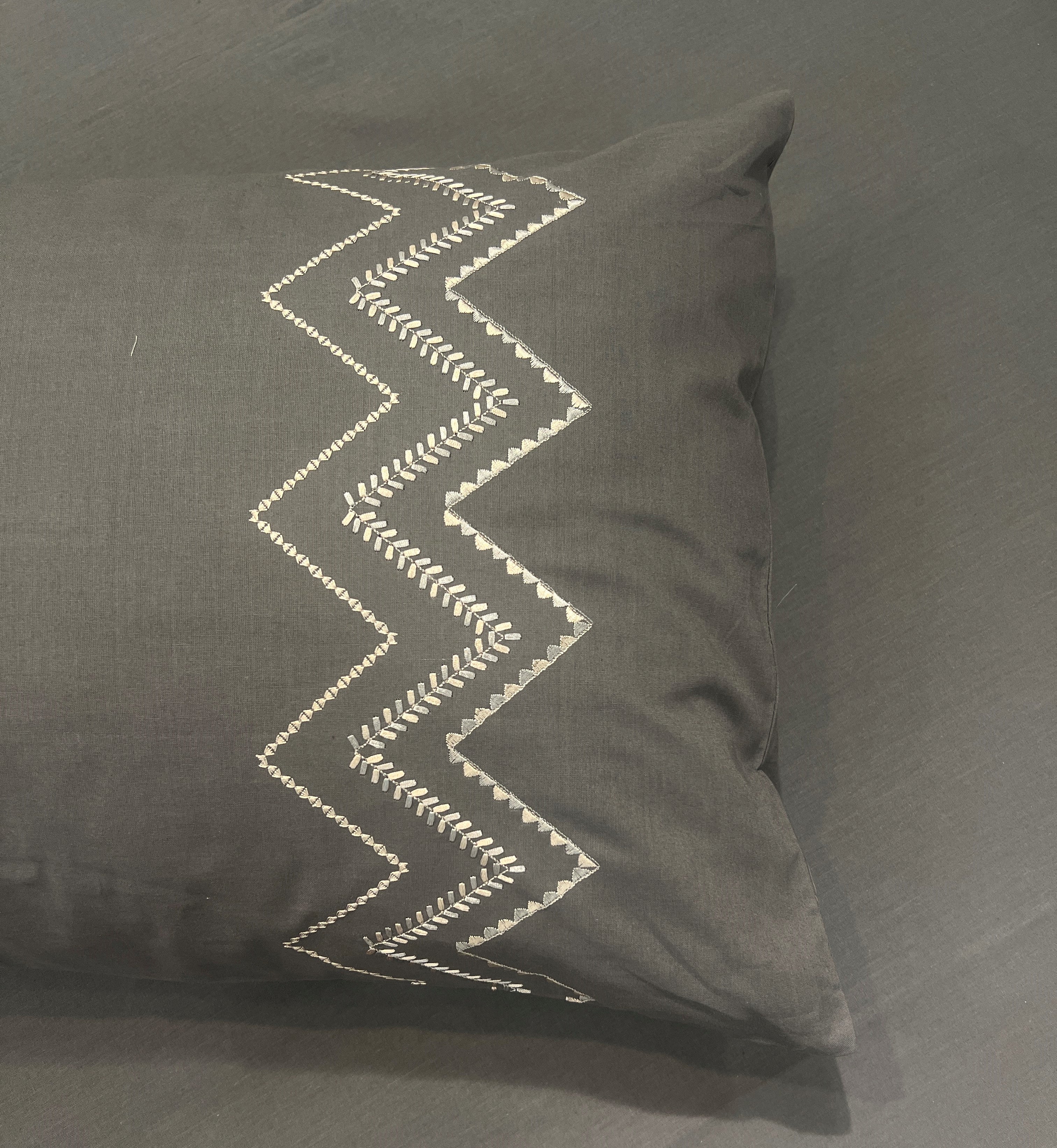 Chevron Dark Grey Cotton Bedsheet set