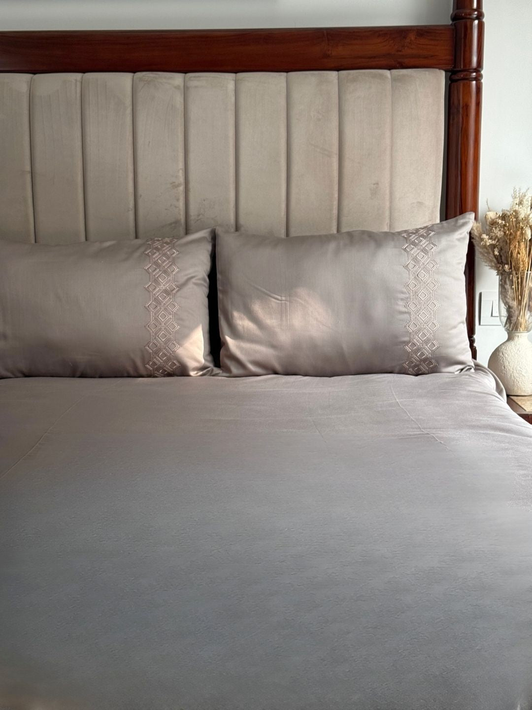 Cora Olive Grey Dreams Bedsheet Set