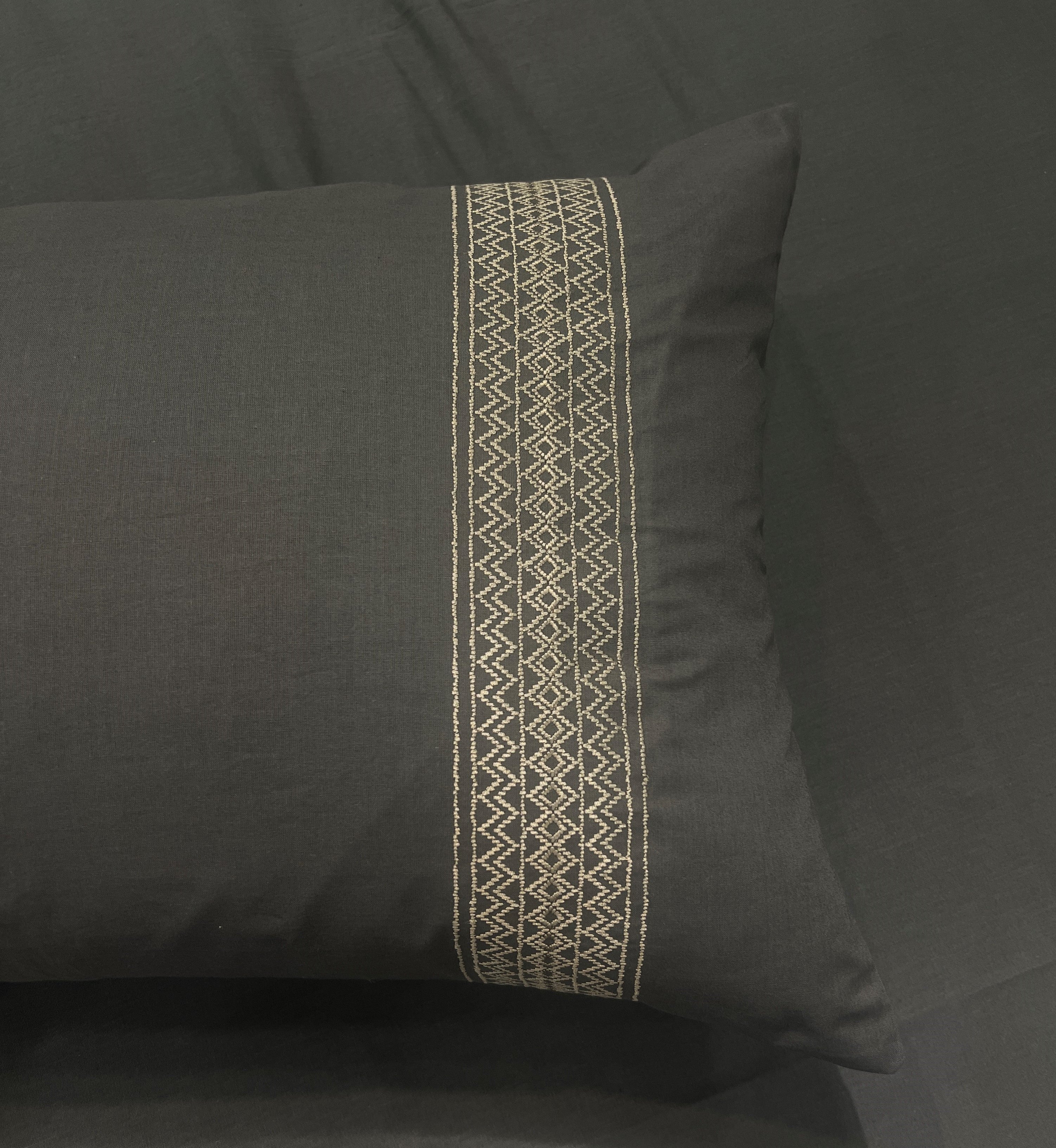 Cristal Dark Grey Cotton Bedsheet set