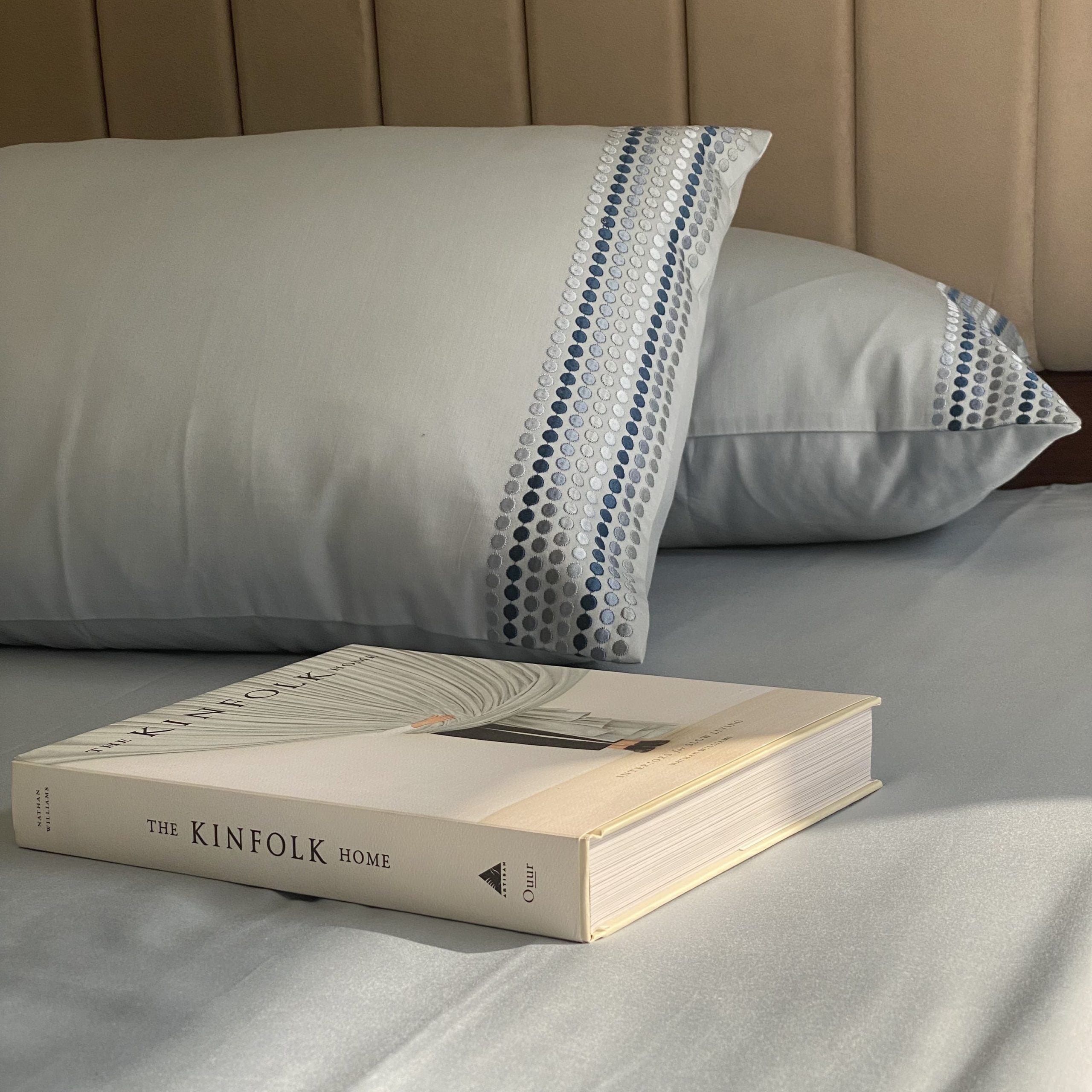 Dots Smoke Blue Dreams Bedsheet