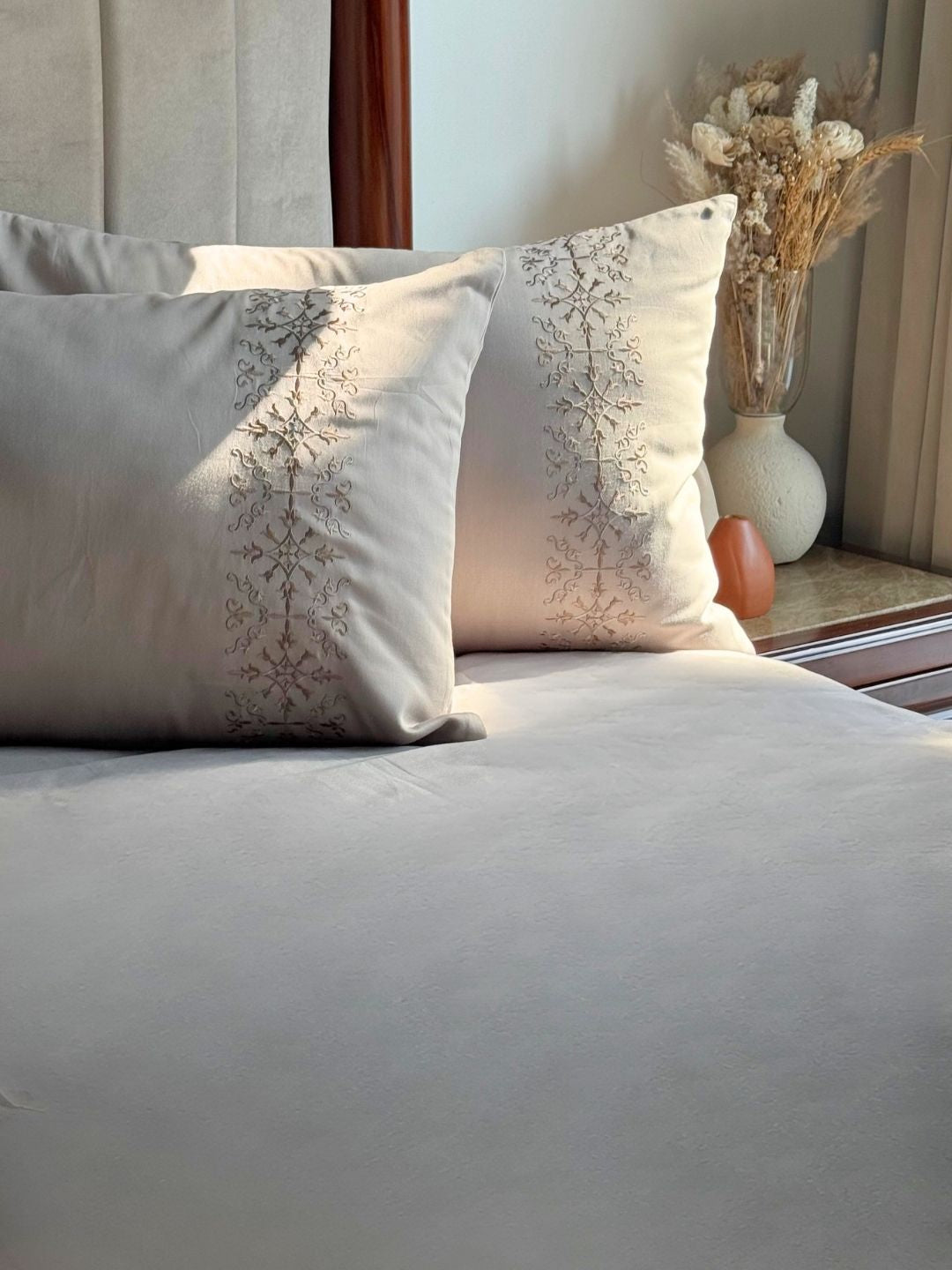 Luna Silver Dreams Bedsheet Set