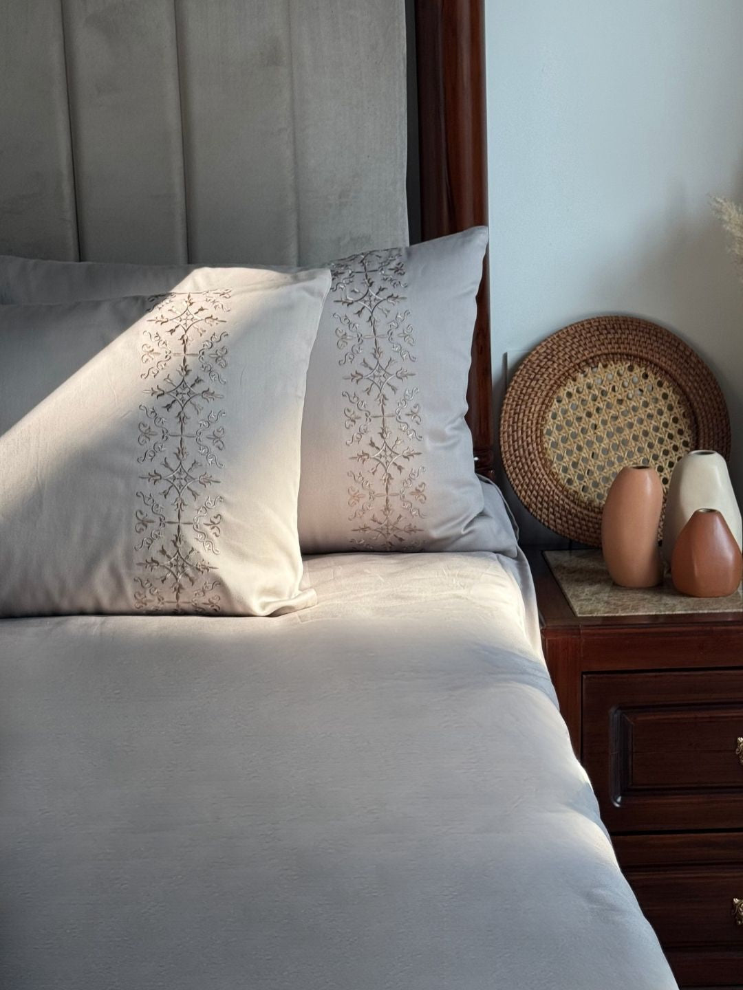 Luna Silver Dreams Bedsheet Set