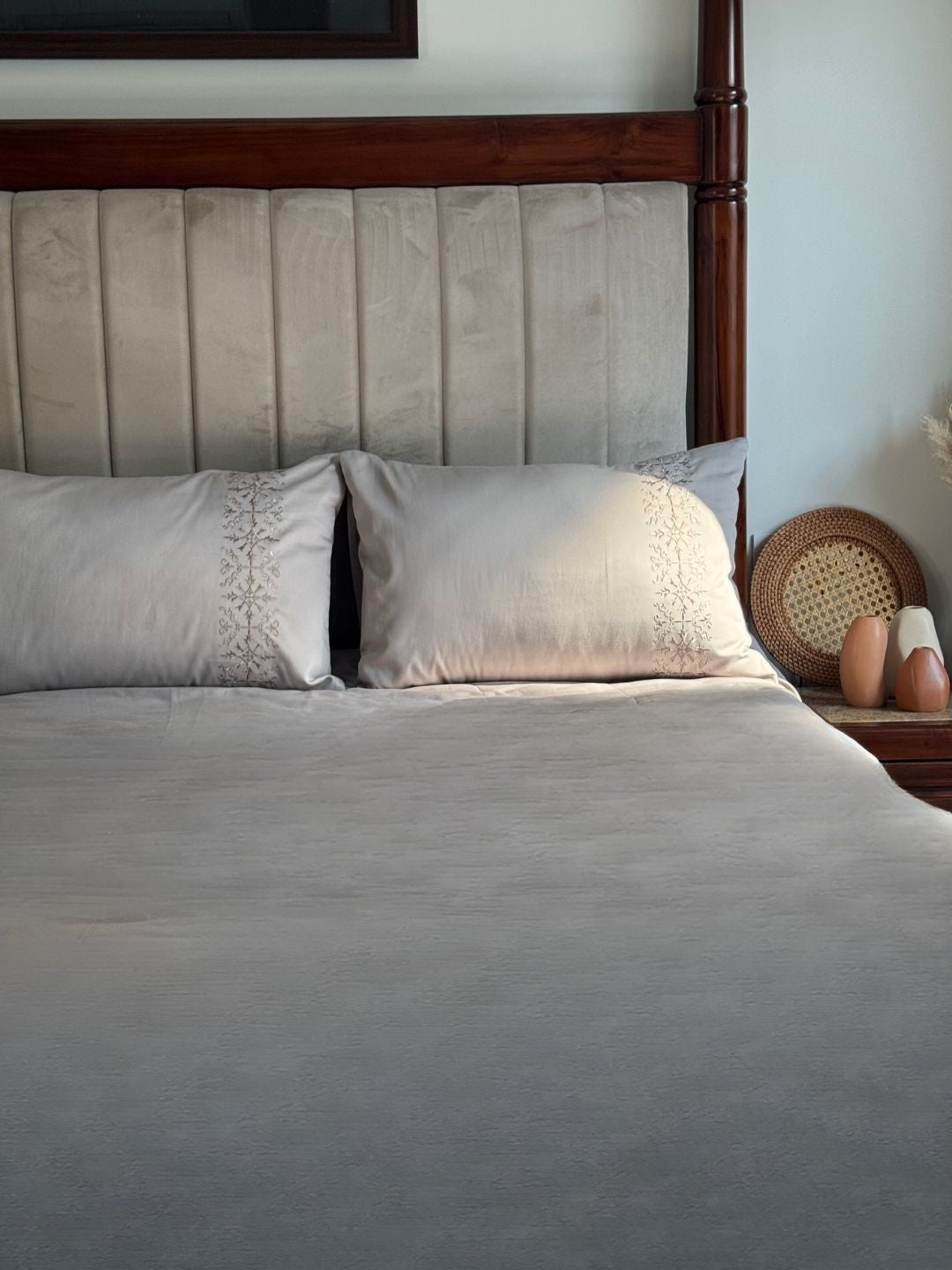 Luna Silver Dreams Bedsheet Set