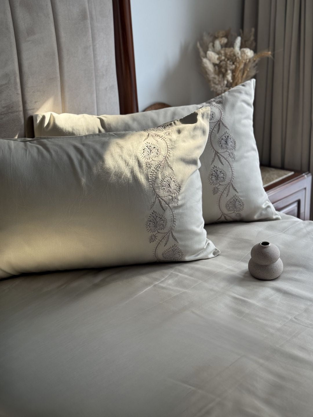 Nora Beige Dreams Bedsheet Set