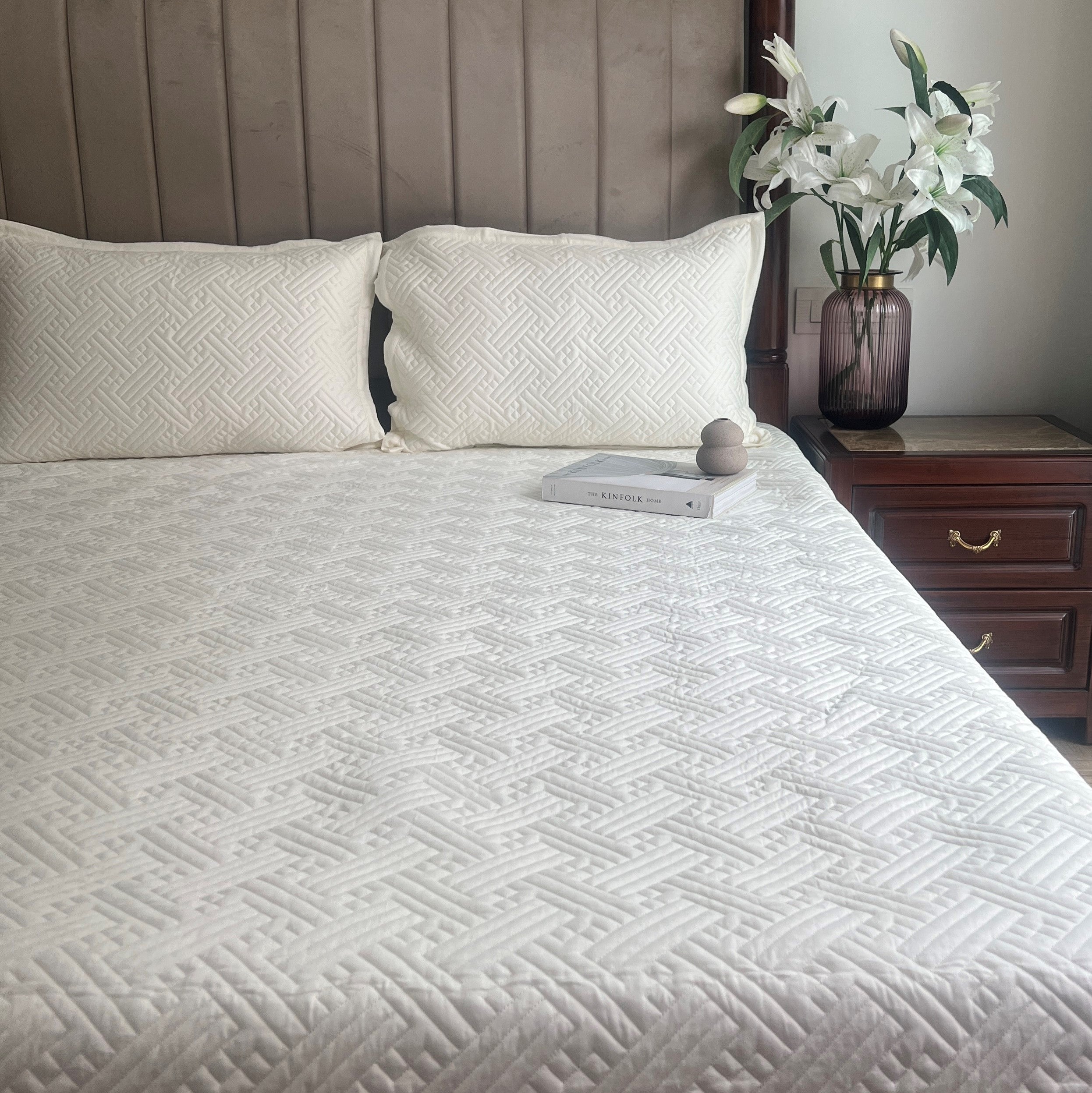 Ivory Triumph Cotton Reversible Bedspread