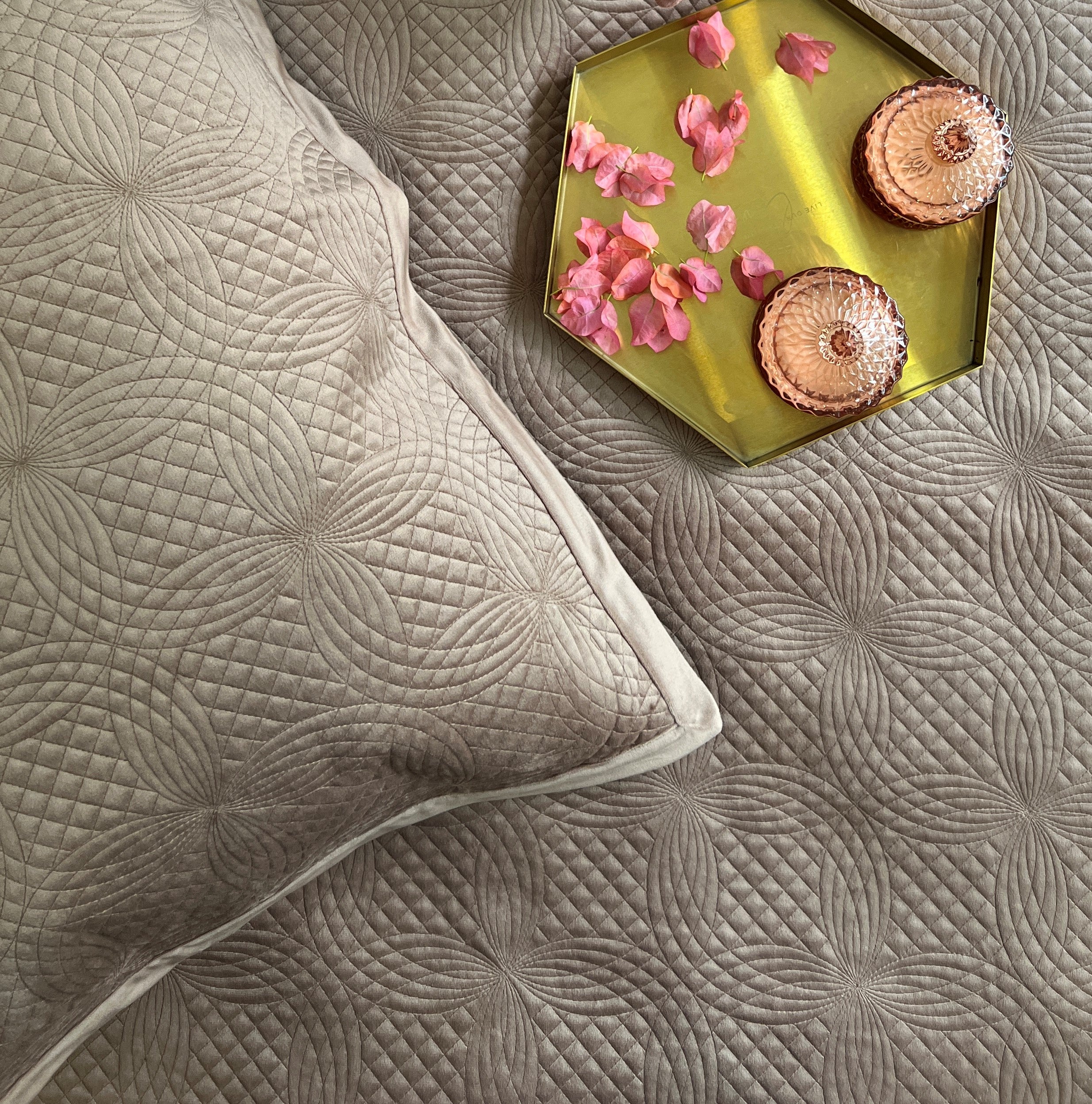 Lindo Buff Velvet Bedspread