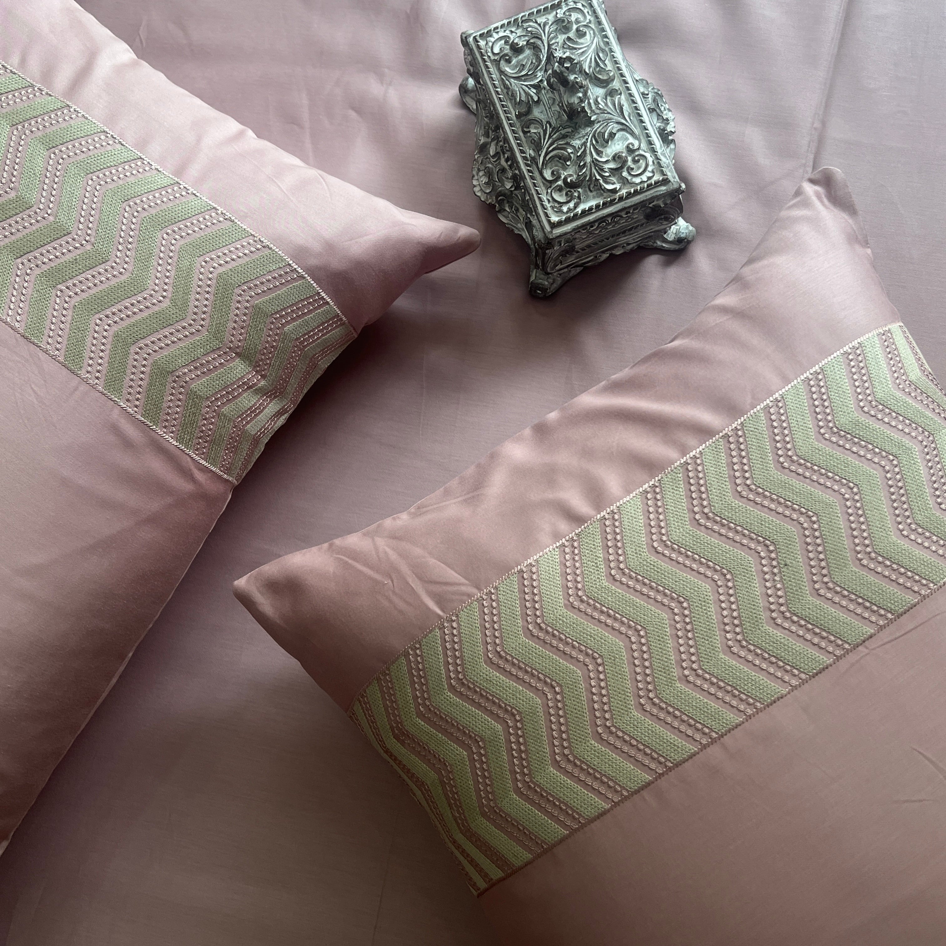 1000TC Cotton Rich Chevron Old Rose Syona Bedsheet Set