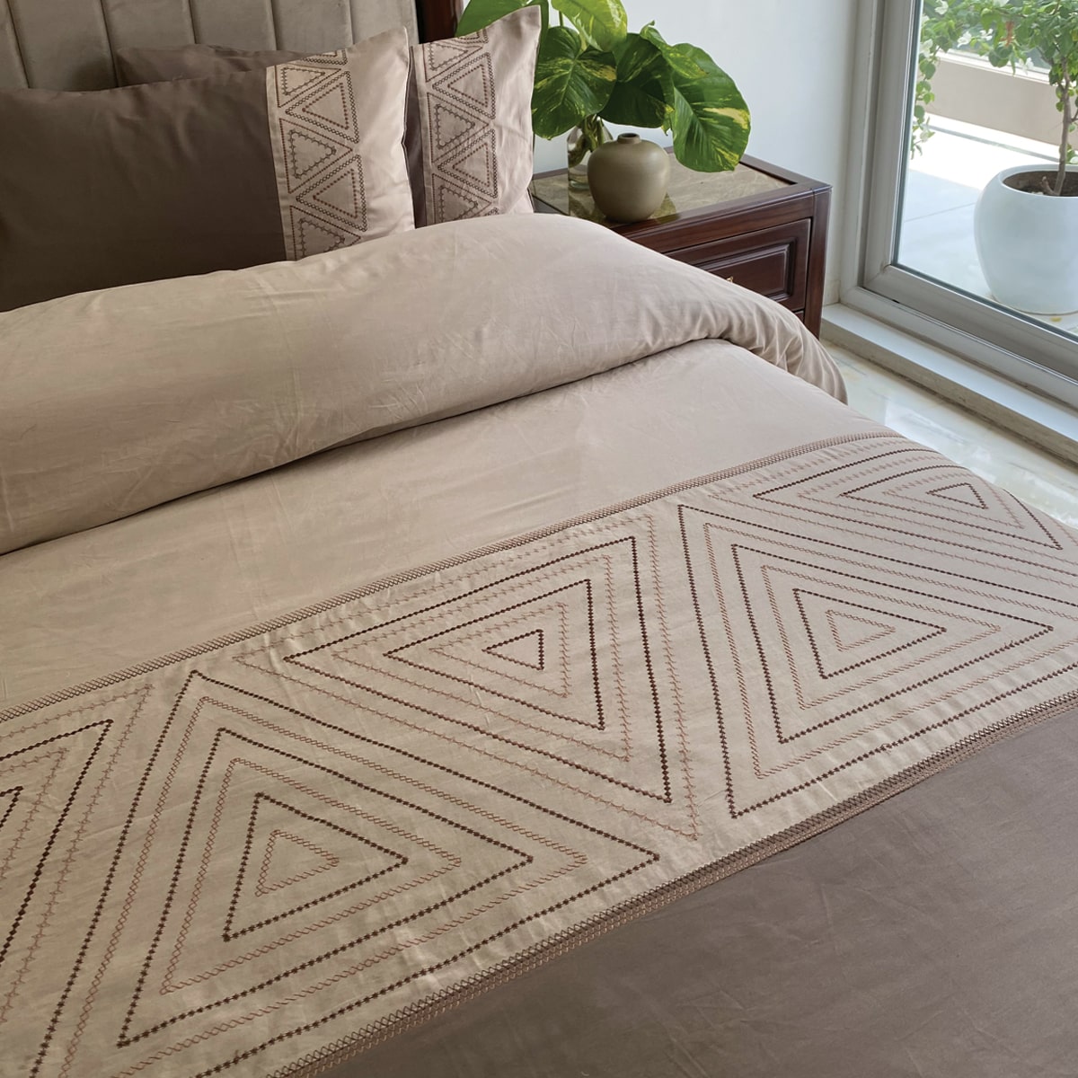 Triad Beige and Khaki Mesmeric Duvet Cover