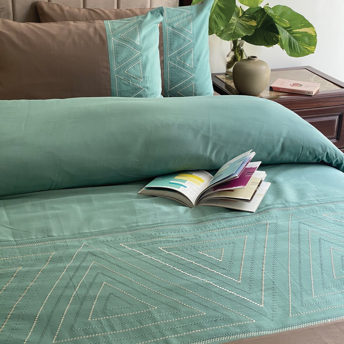 Triad Taupe and Turquoise Mesmeric Duvet Cover Set