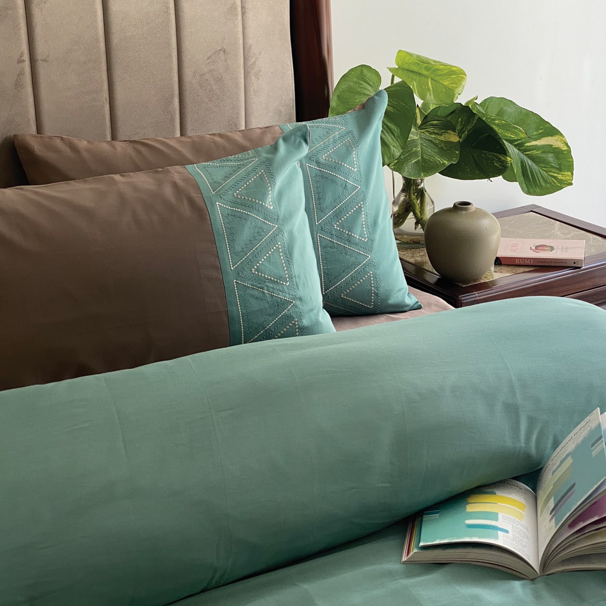 Triad Taupe and Turquoise Mesmeric Duvet Cover Set