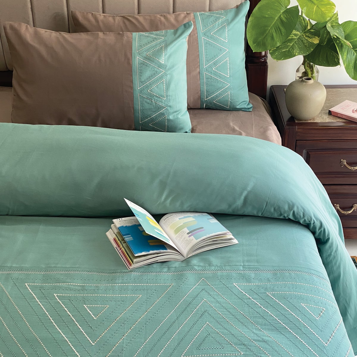 Triad Taupe and Turquoise Mesmeric Duvet Cover Set