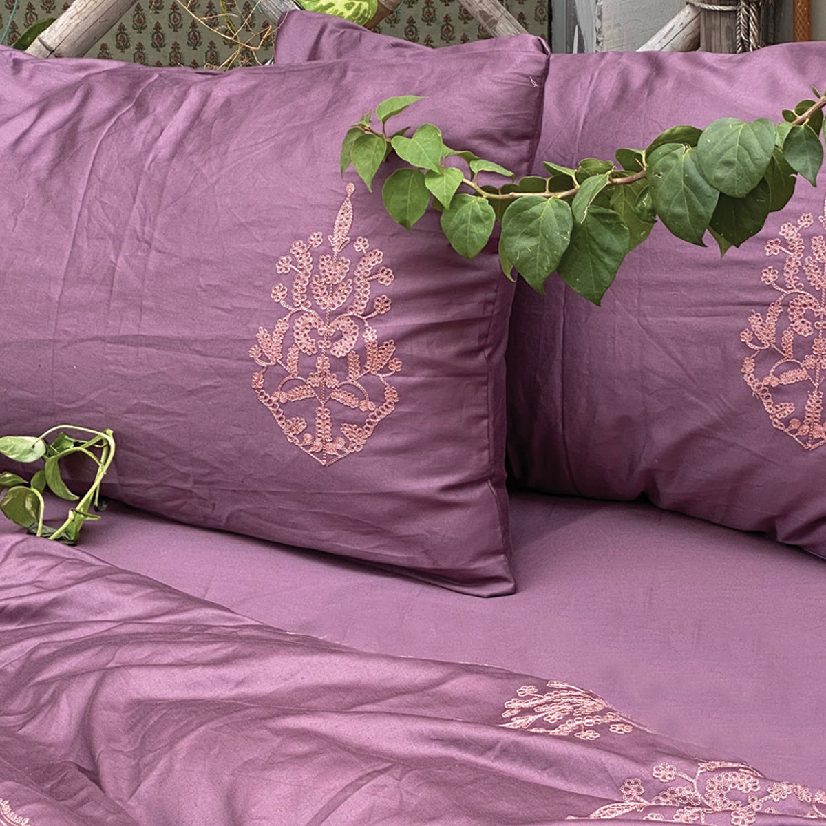 Bella Flores Mauve Duvet Cover Set