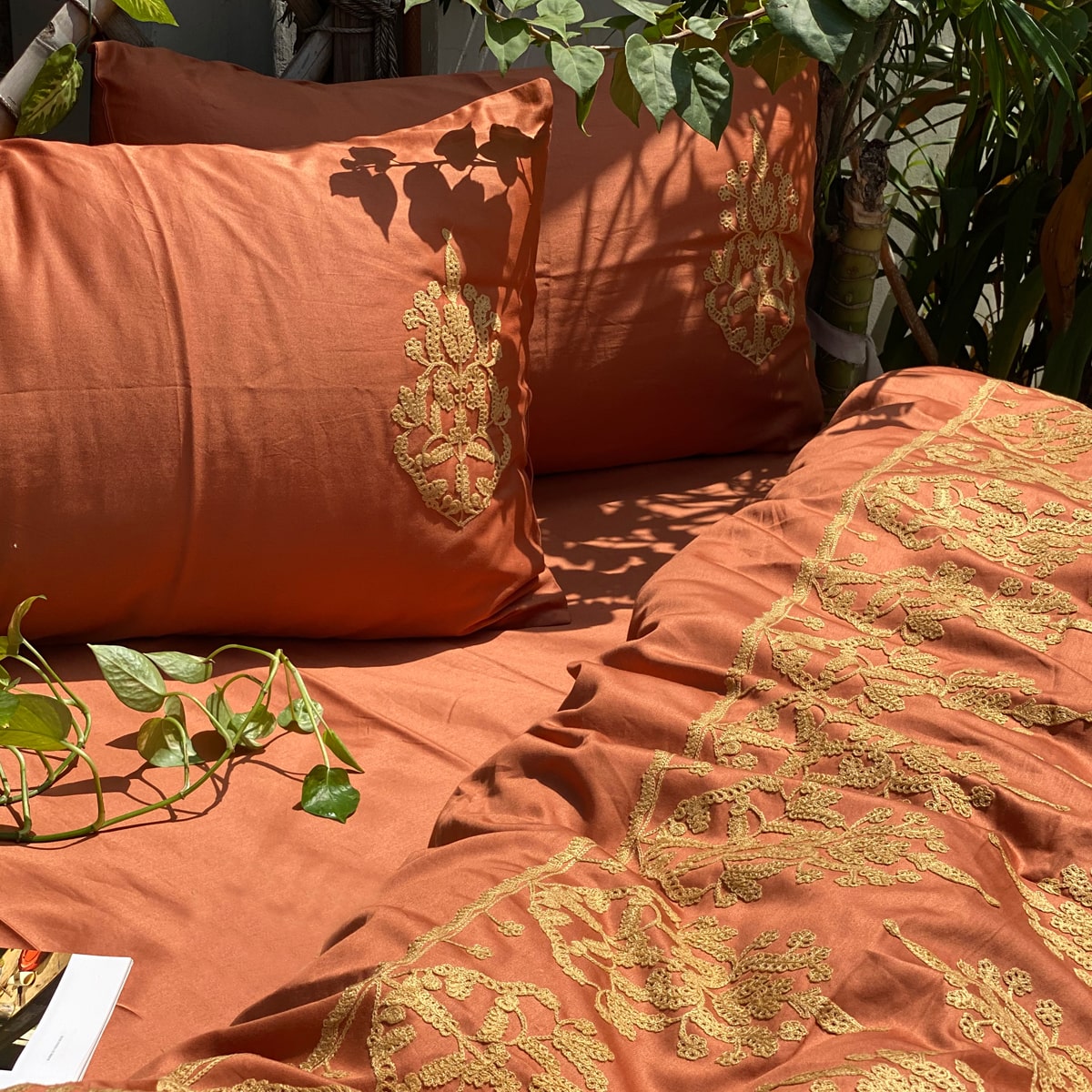 Bella Flores Rust Duvet Cover Set