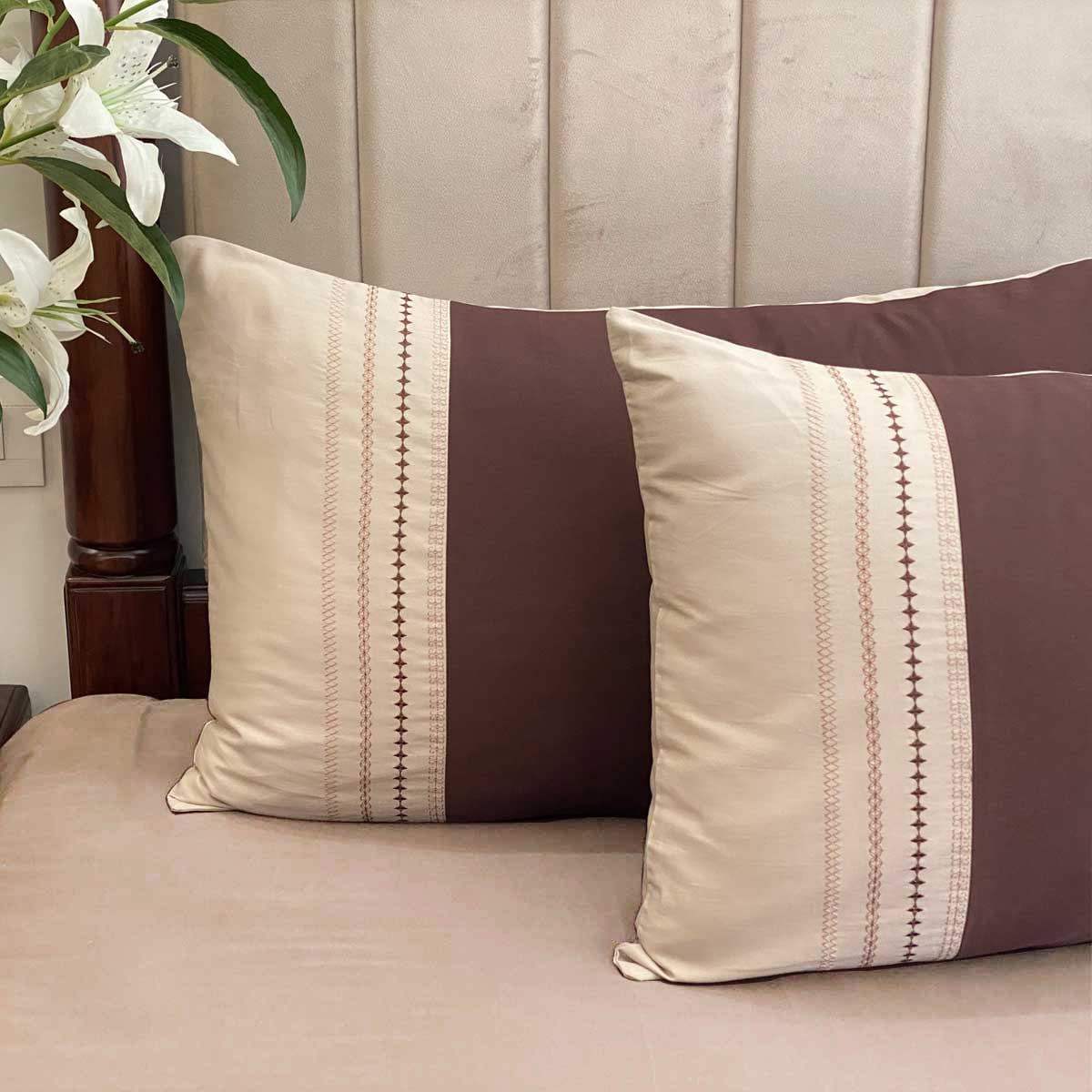 Divine Beige and Coffee Mesmeric Duvet Cover Set