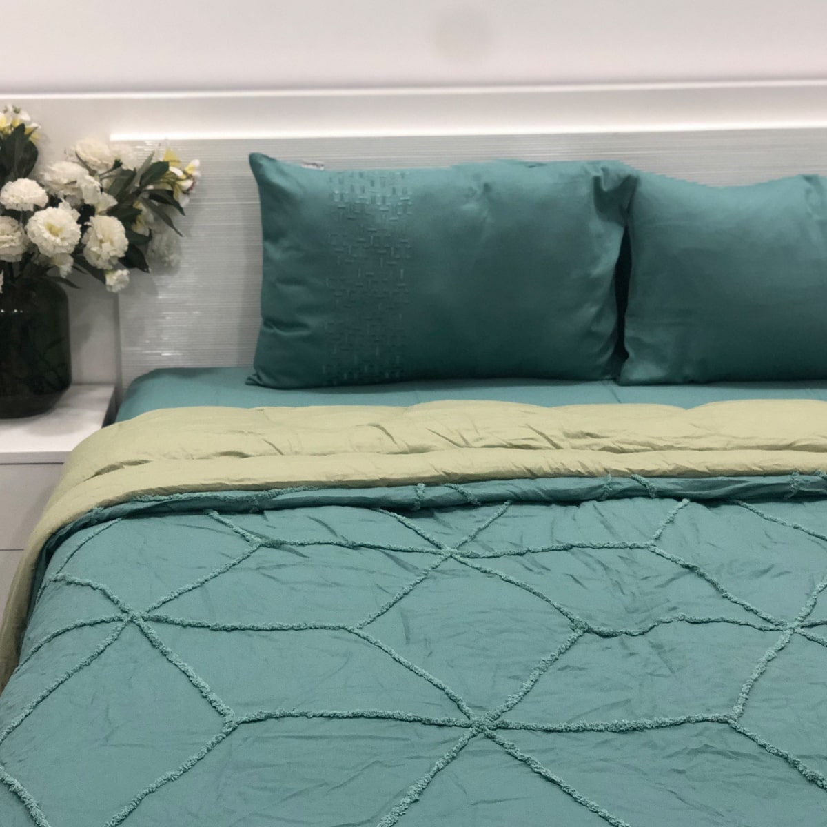 Tufted Double Bed Cotton Turquoise Reversible Quilt