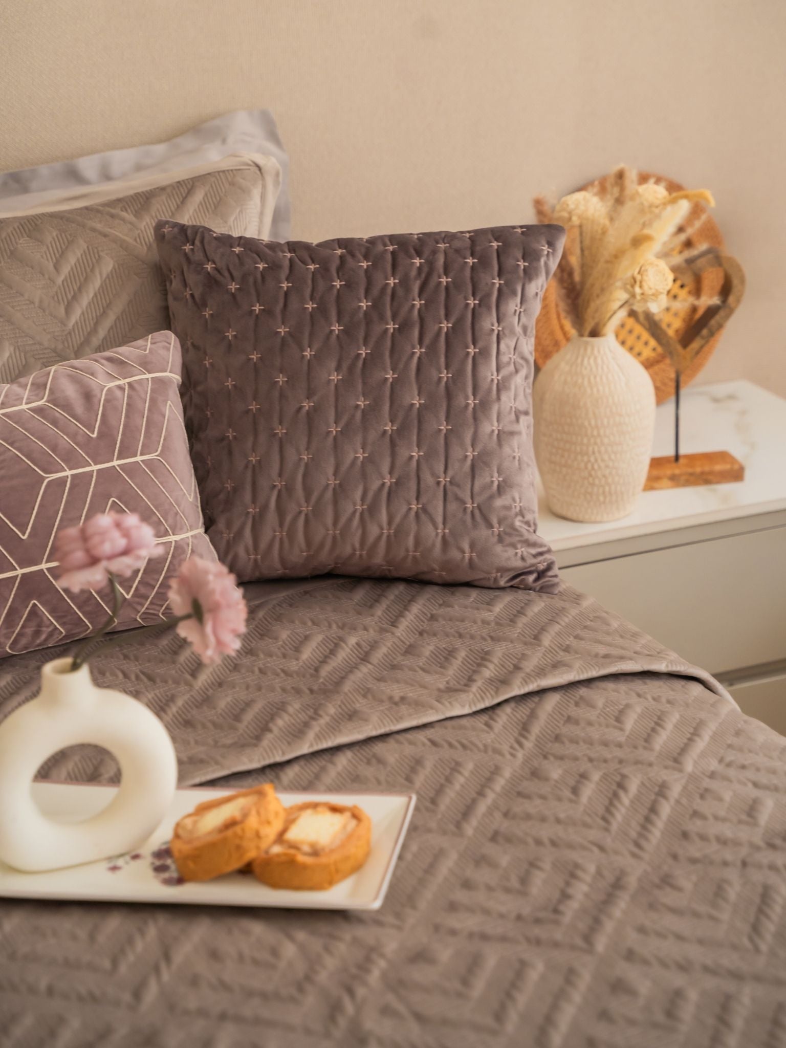 Seoul Silver Velvet Trousseau Set (10 PC Set)