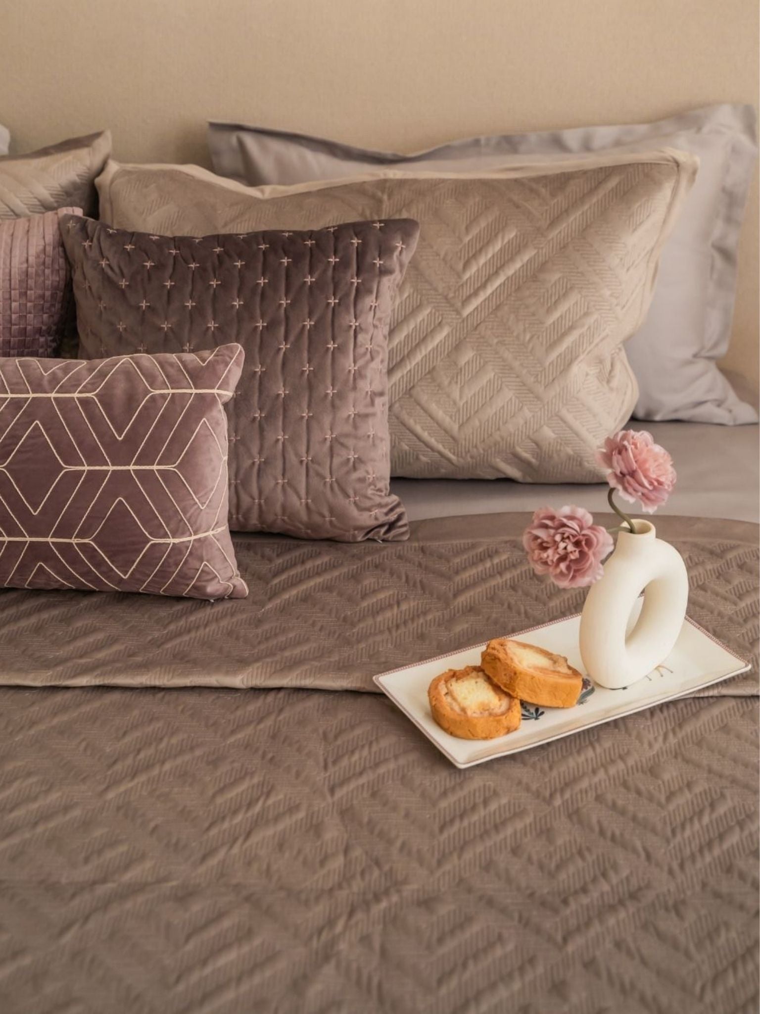 Seoul Silver Velvet Trousseau Set (10 PC Set)