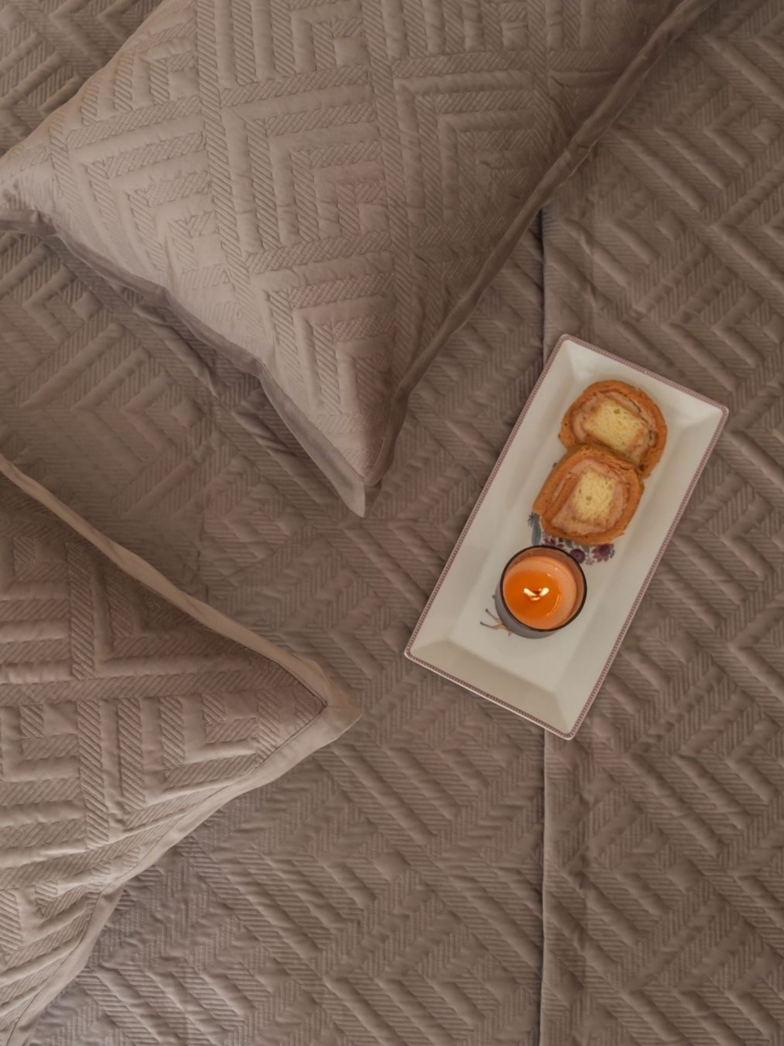 Seoul Silver Velvet Bedspread Set