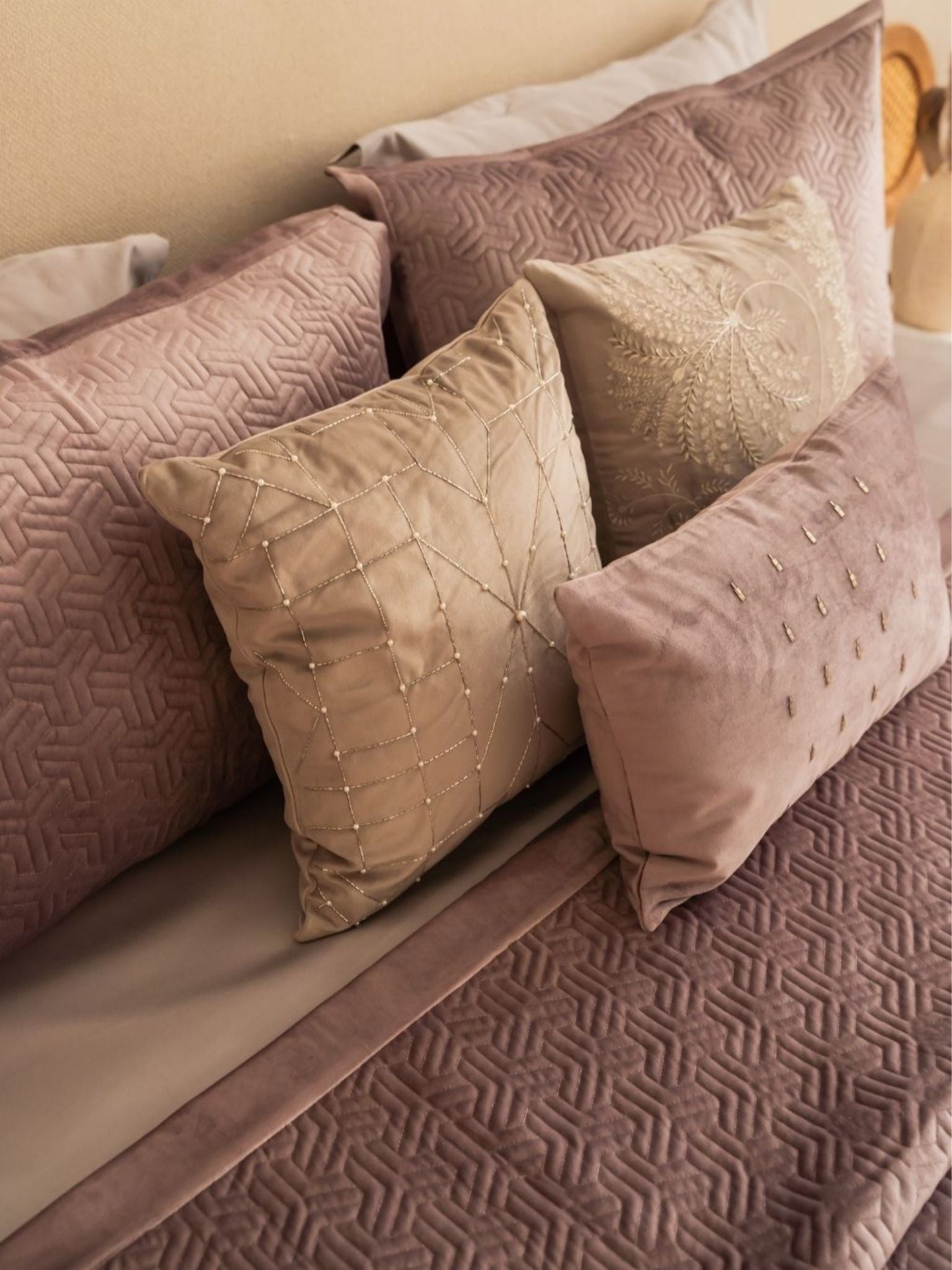 Zayne Lilac Velvet Trousseau Set (10 PC Set)