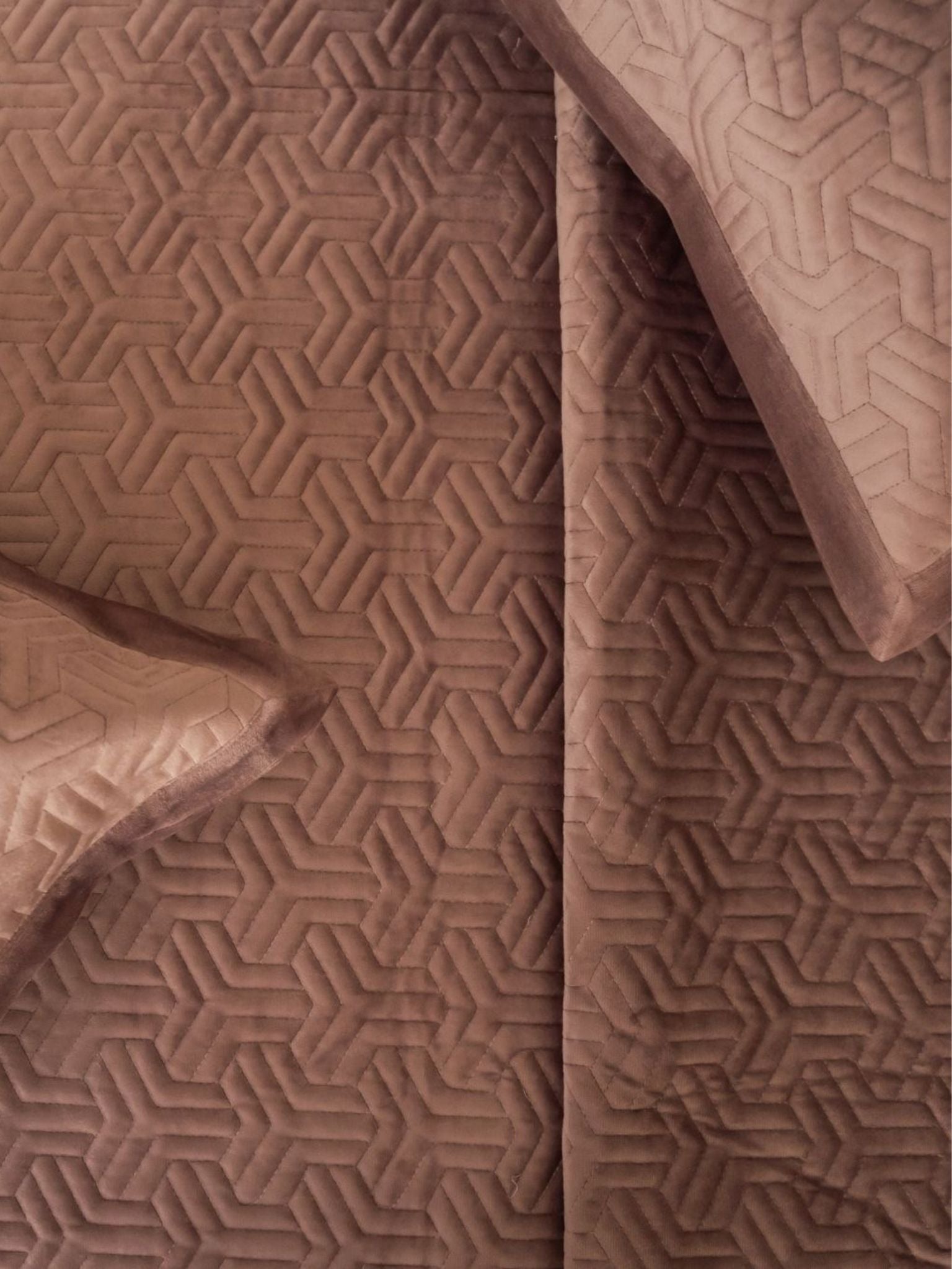 Zayne Lilac Velvet Bedspread Set
