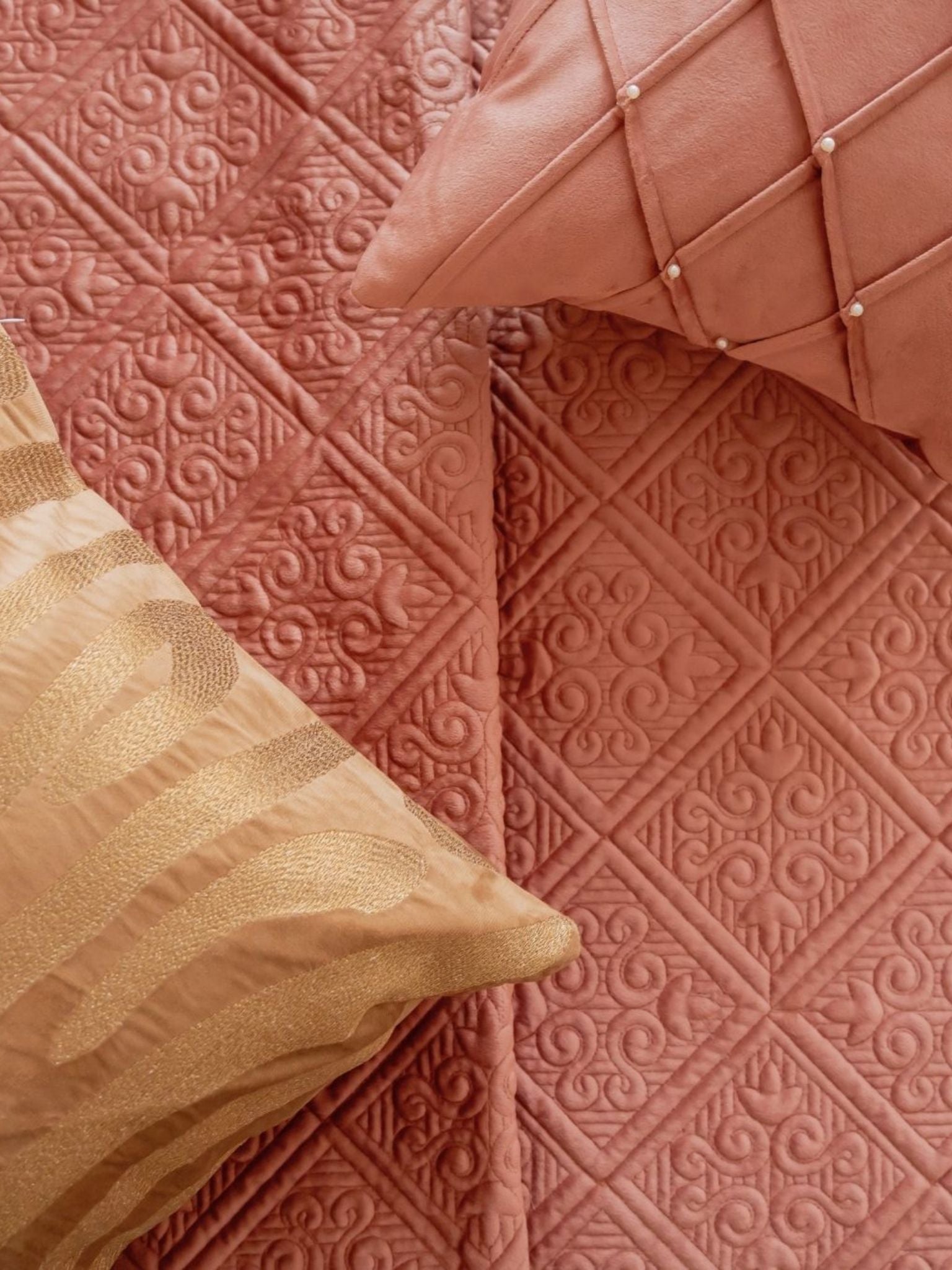 Fiona Blush Velvet Trousseau Set (10 PC Set)