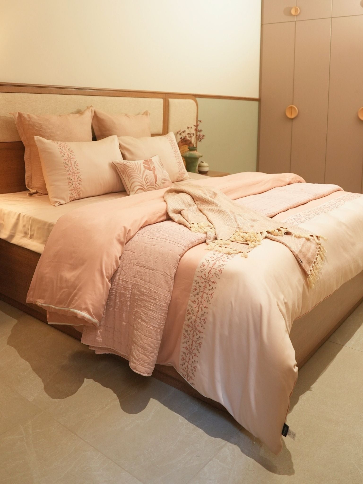 Luna Oasis Rose Bedding Set (12 PC Set)