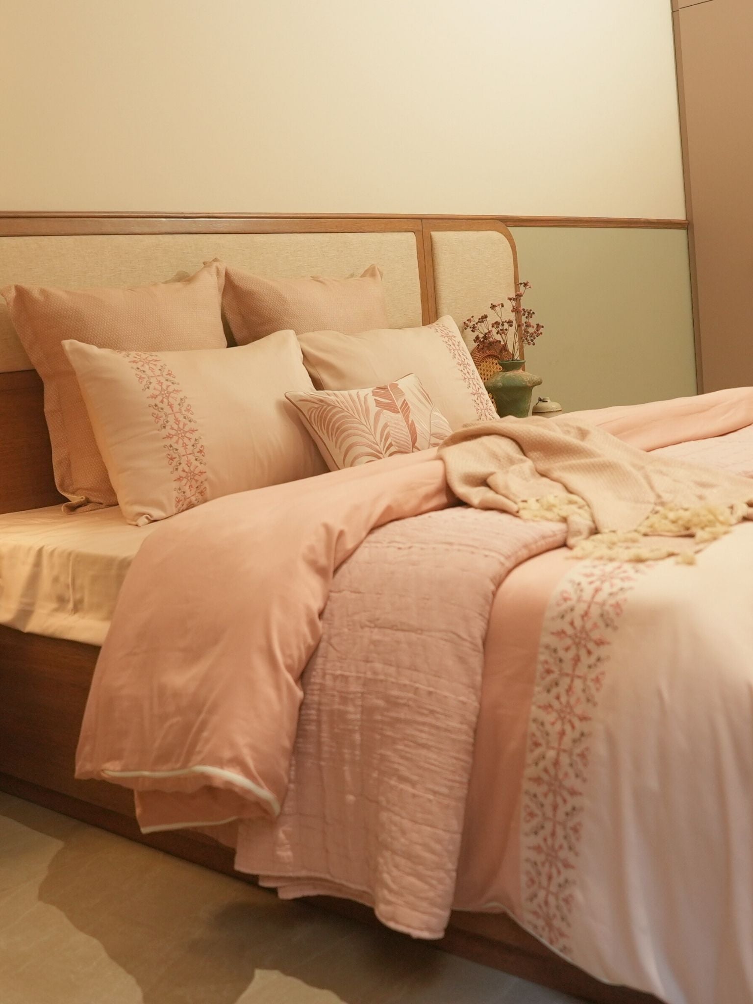 Luna Oasis Rose Bedding Set (12 PC Set)