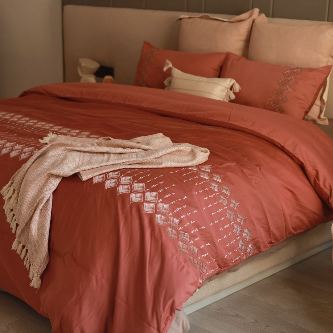 Inaya Dusty Rose Woven Throw with Euro Shams