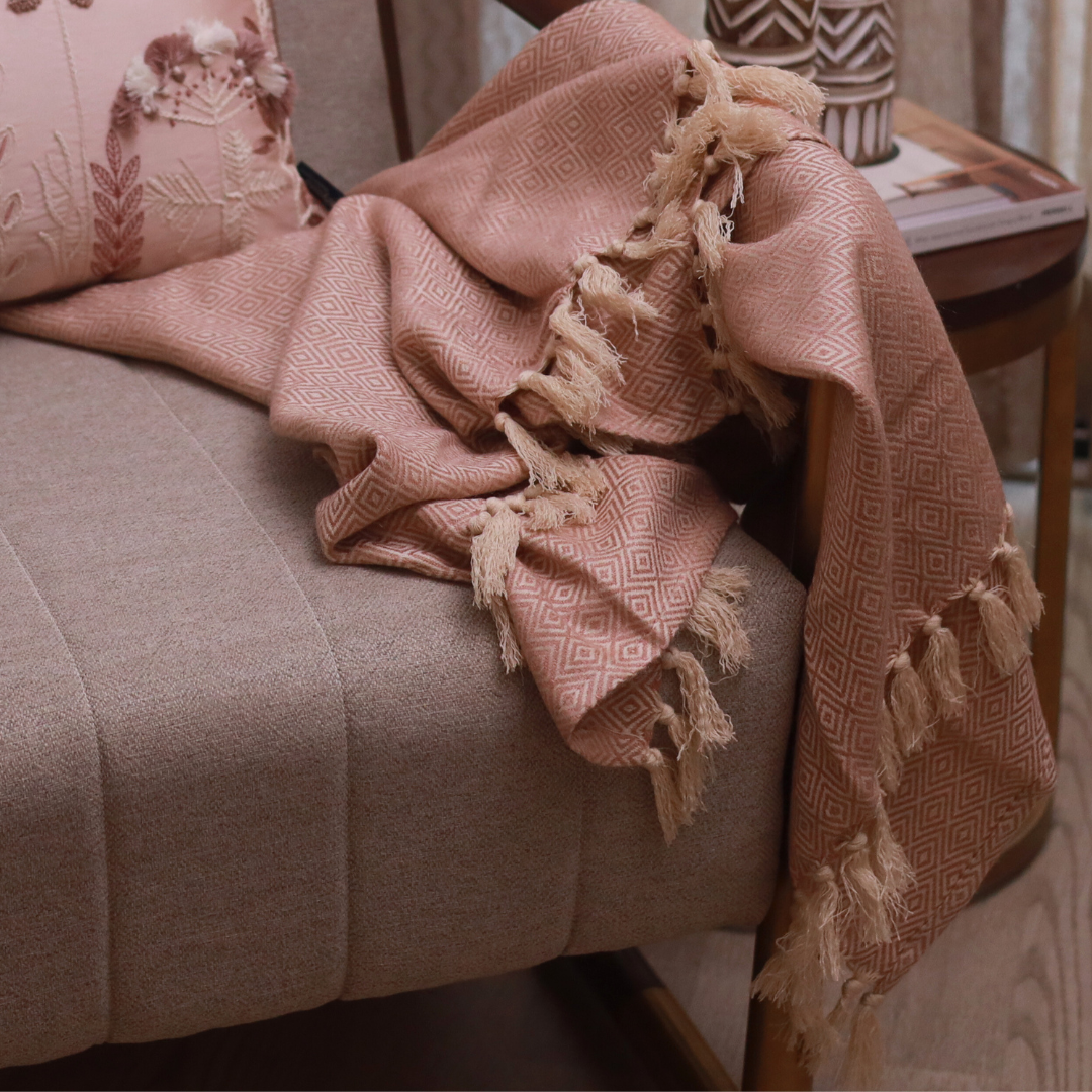 Diamond Dusty Rose Woven Throw with Cushion Covers