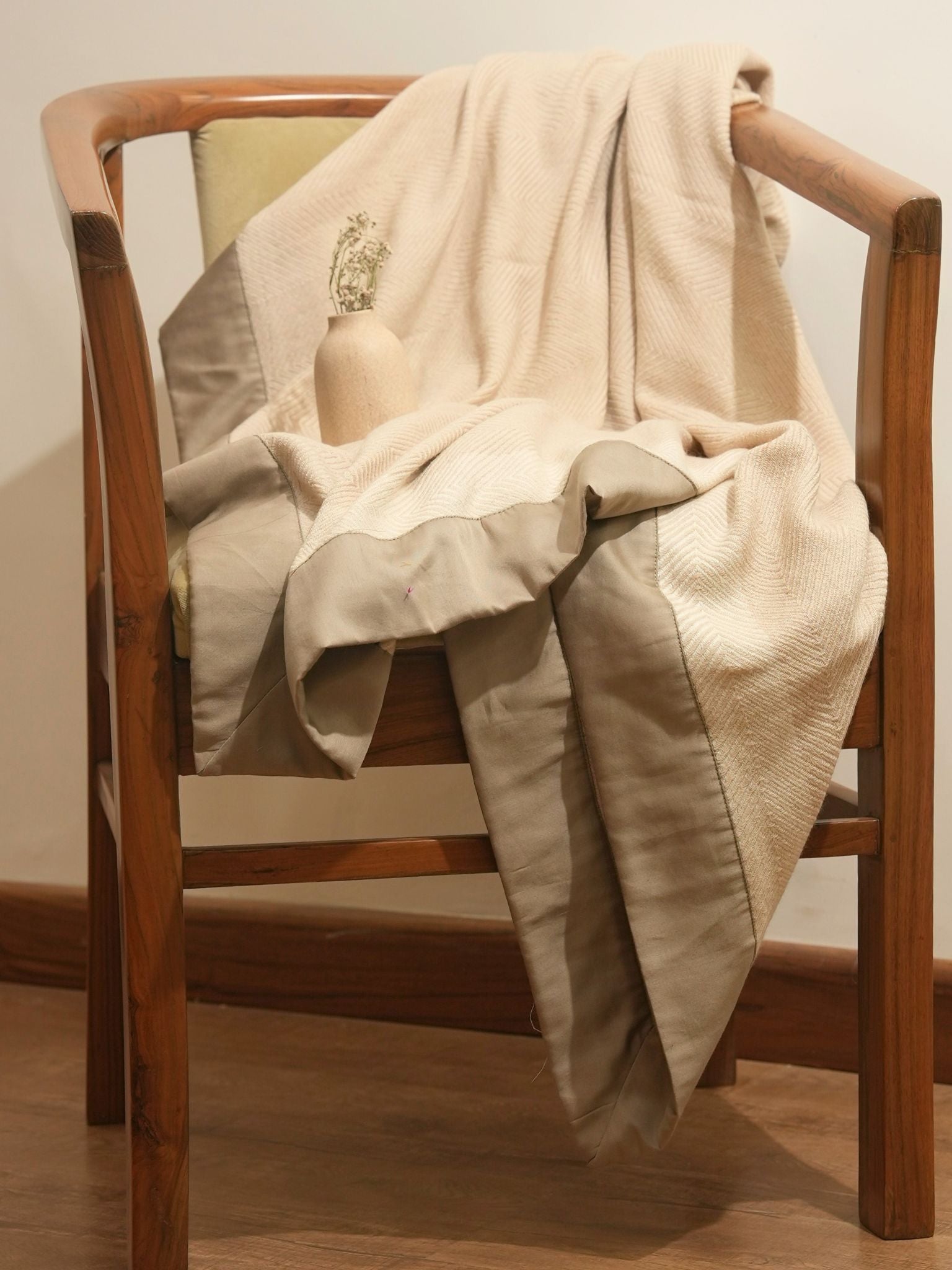 Beige Cashmere Woolen Throw