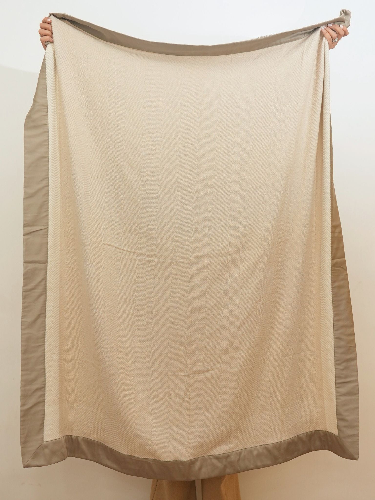 Beige Cashmere Woolen Throw