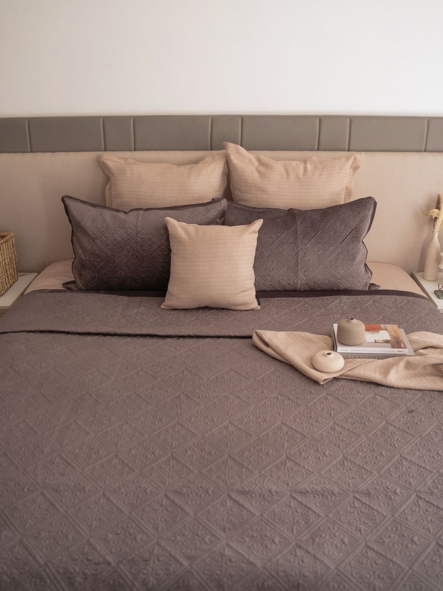 Fiona Mousse Velvet Bedspread Set