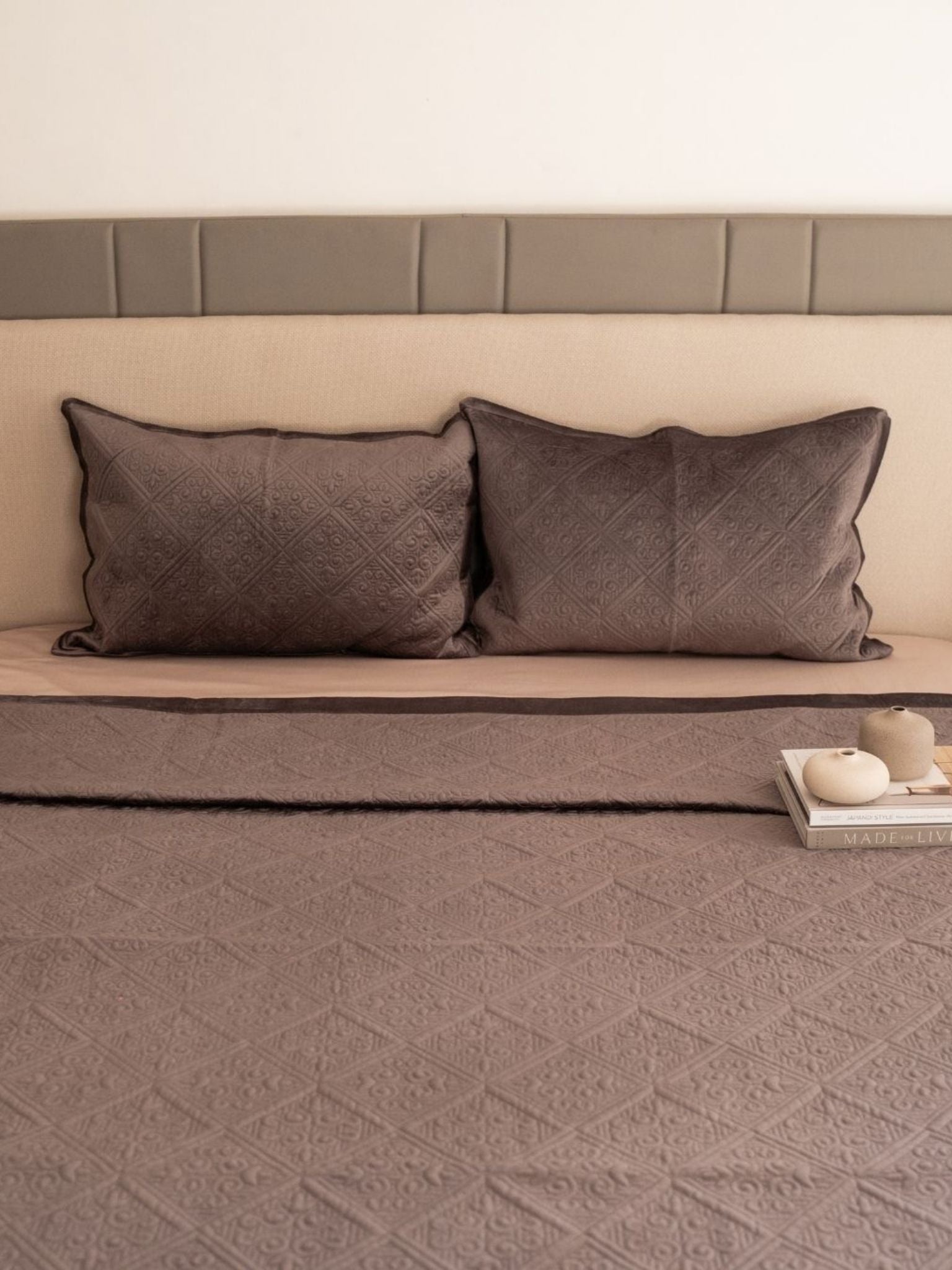 Fiona Mousse Velvet Bedspread Set