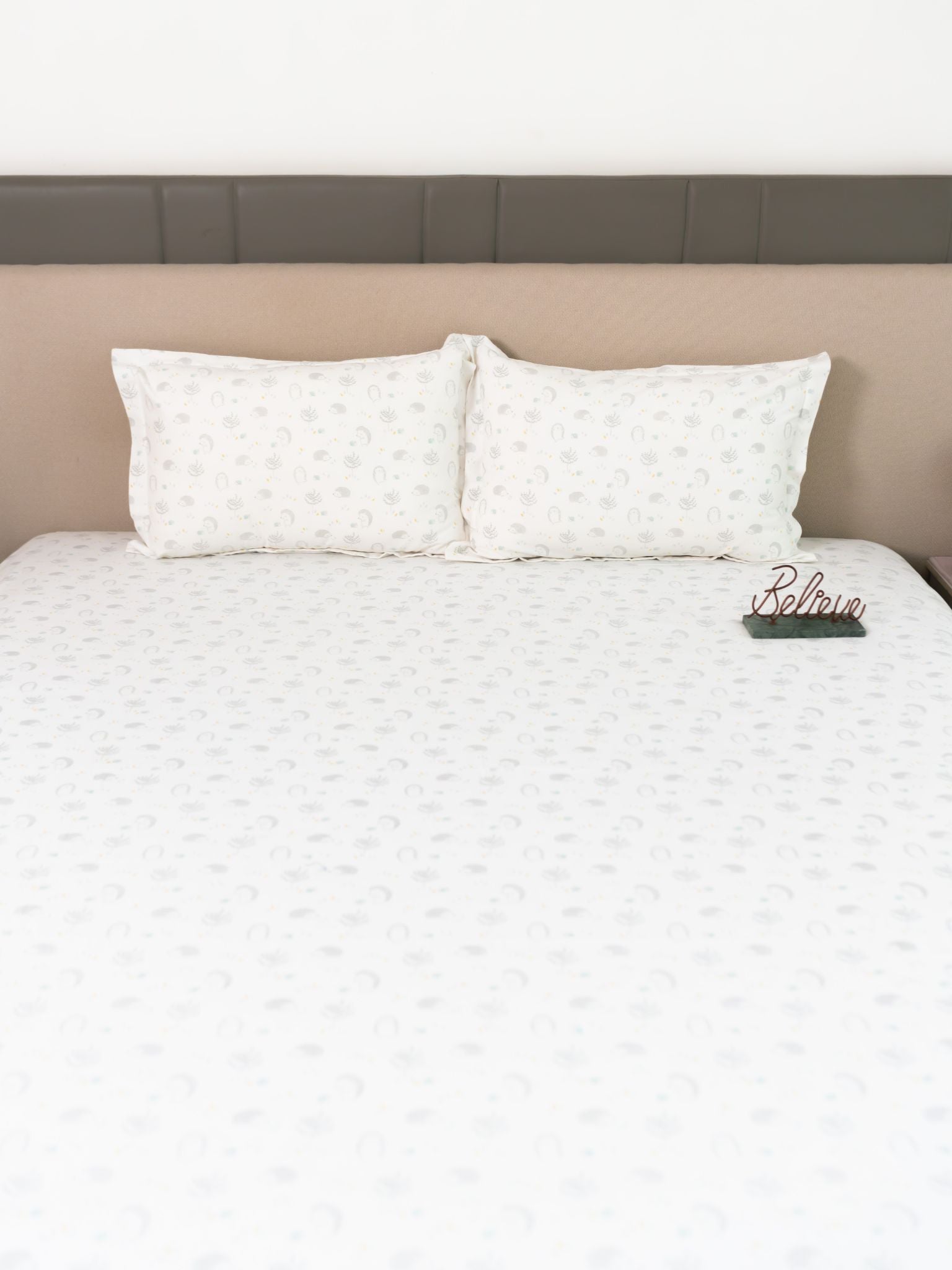 Hedgie Ivory Printed Cotton Bedsheet Set