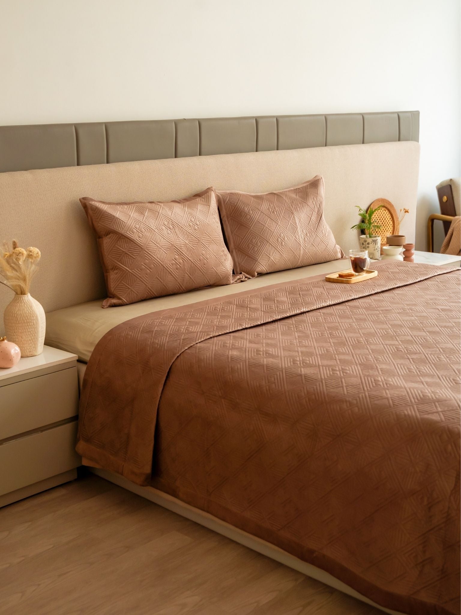 Isla Buff Velvet Bedspread Set