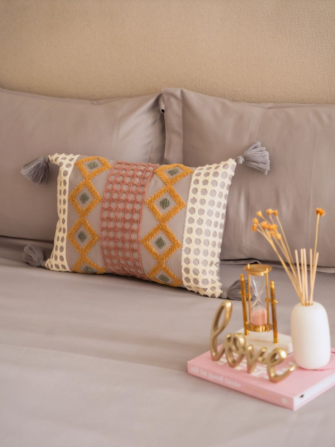 Nexus Silver Treasure Bedsheet Set