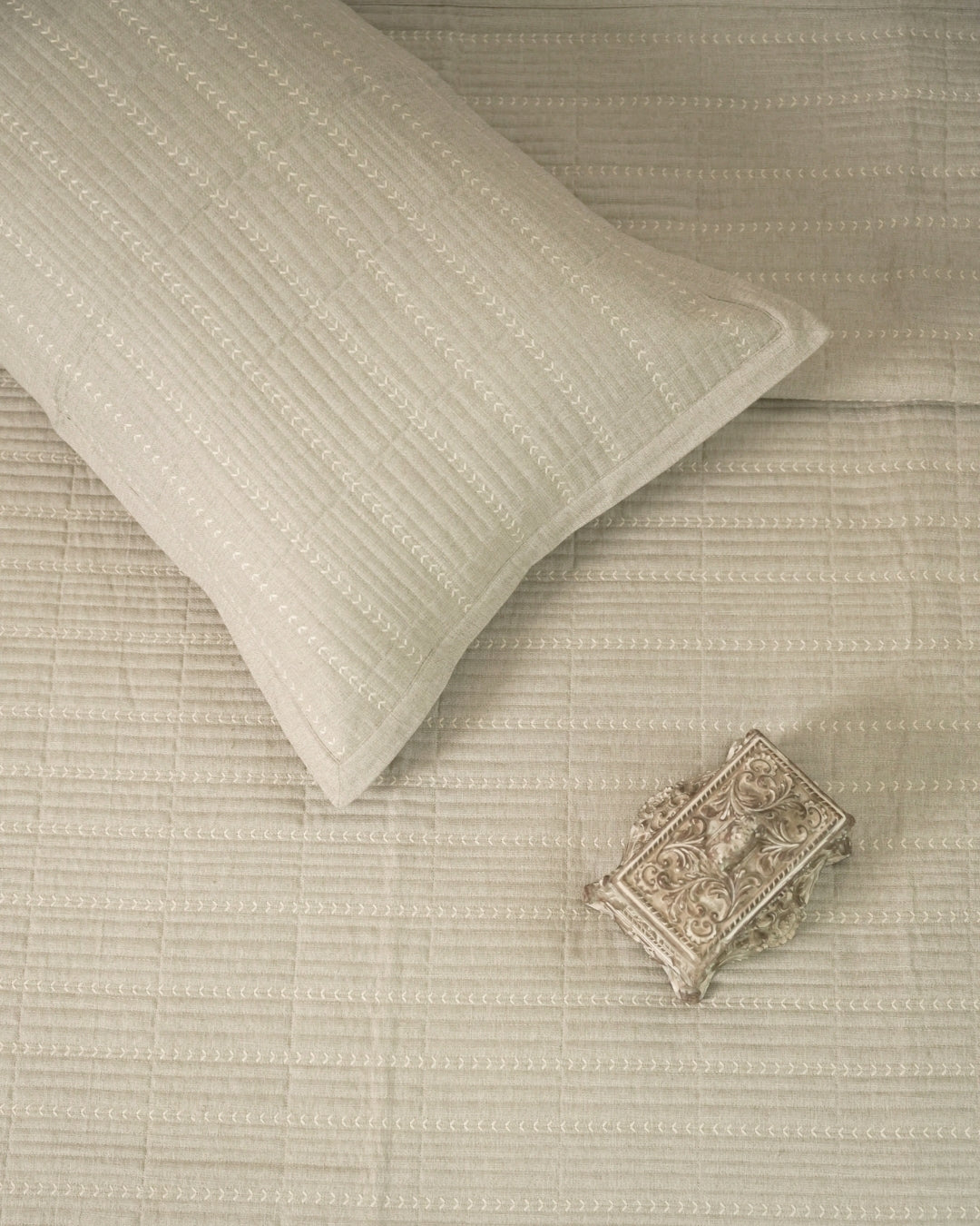Aurelia Grey Quilted Bedspread Set