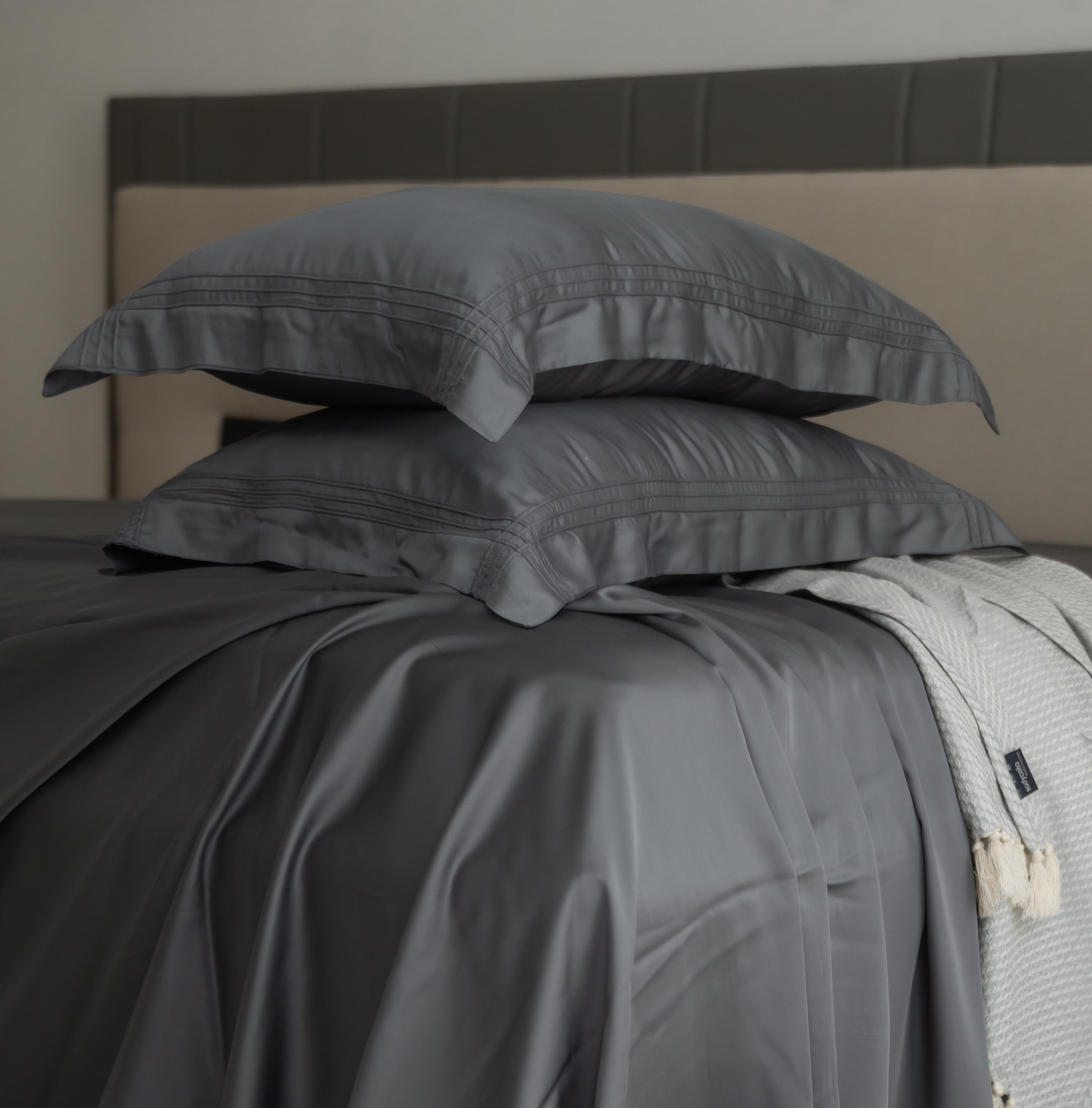 Charcoal Grey Pleated Bamboo Bedsheet Set