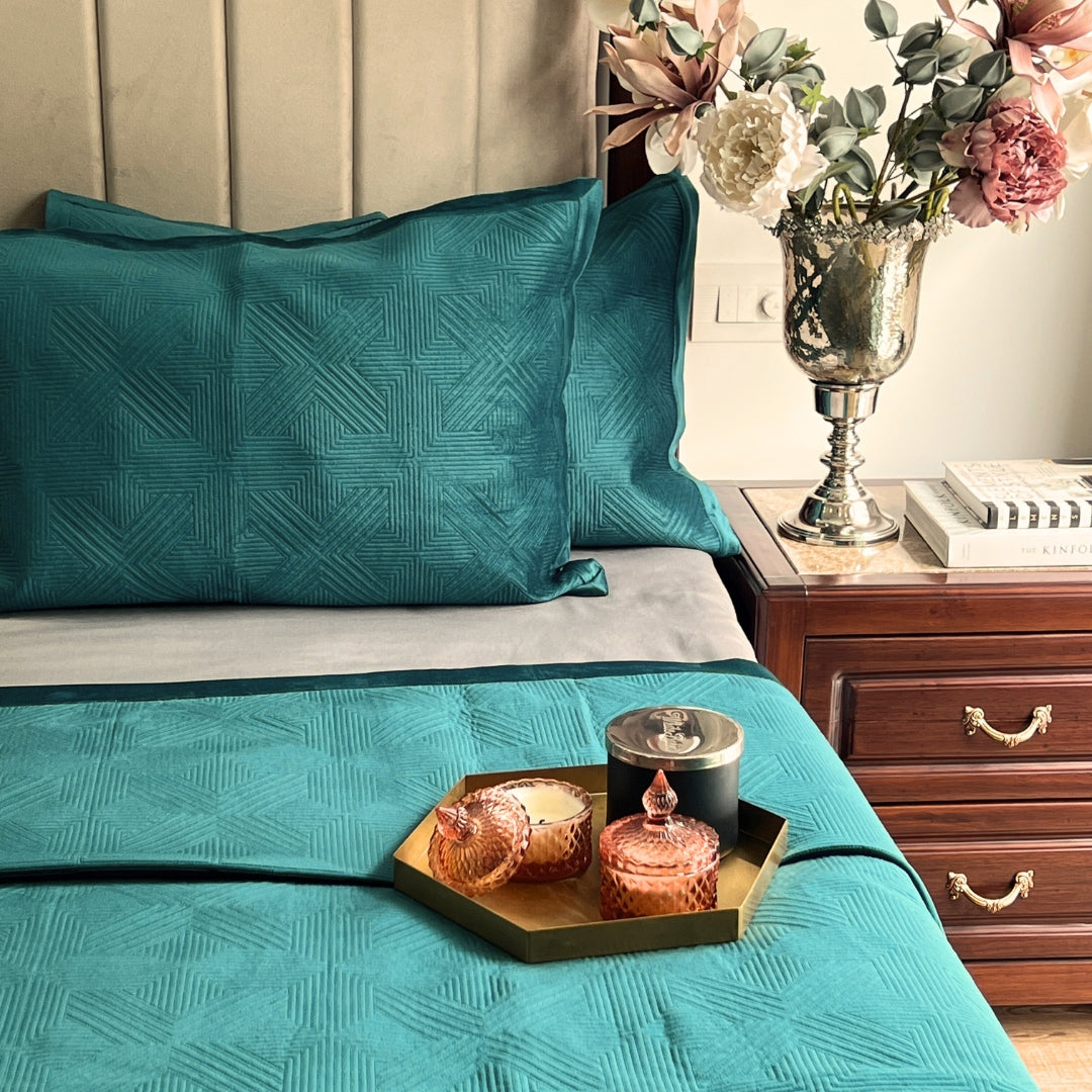 Bonito Emerald Green Velvet Bedspread