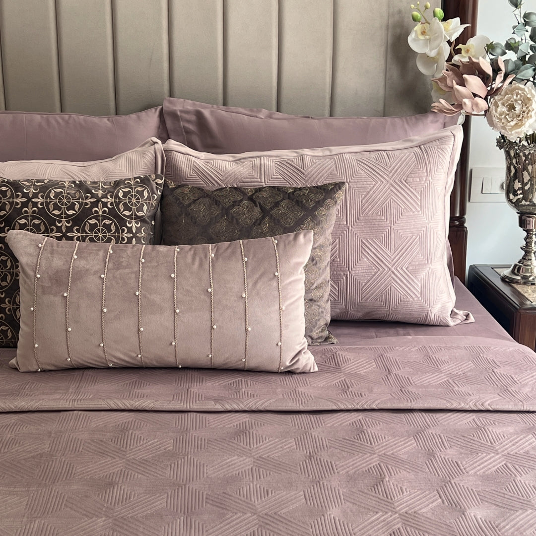 Bonito Onion Pink Velvet Bedspread