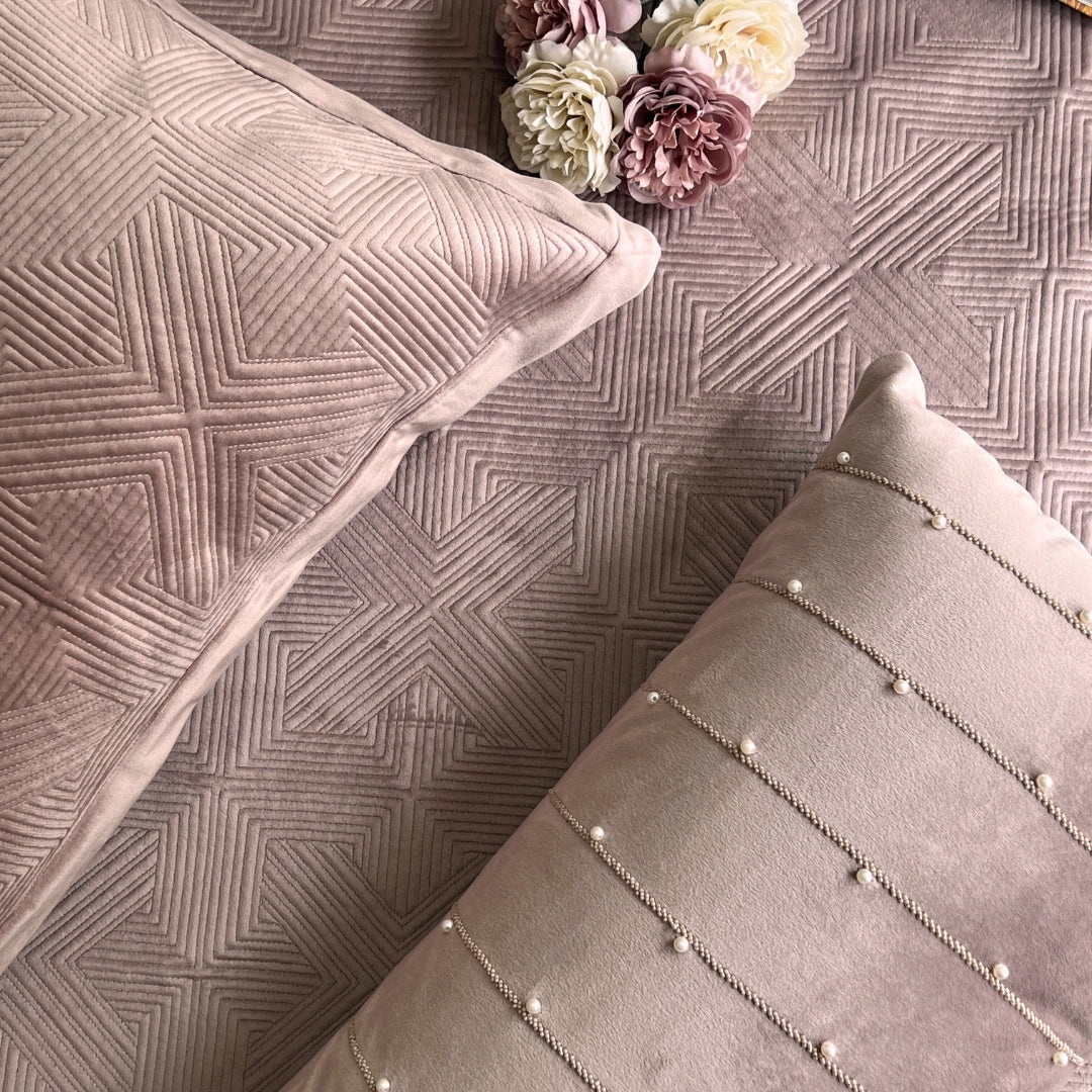 Bonito Onion Pink Velvet Bedspread