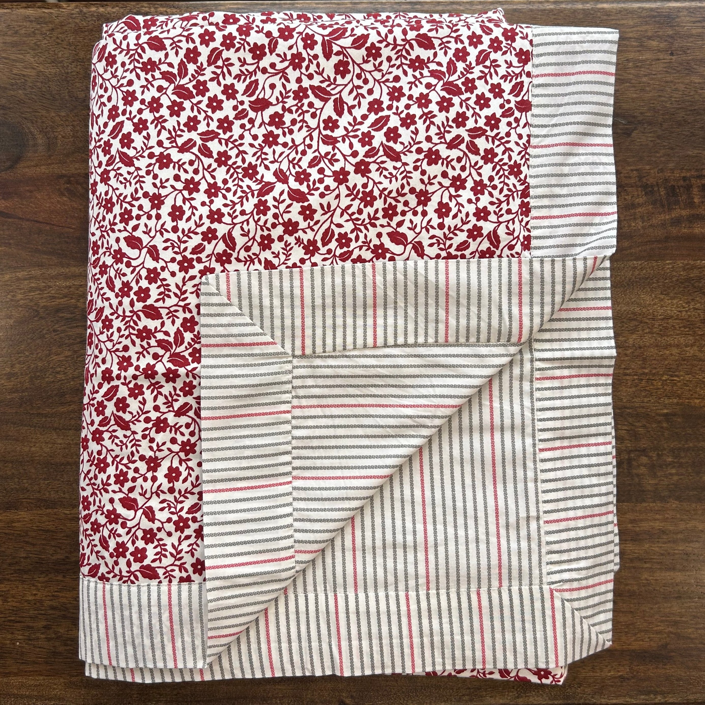 Single Bed Red Printed Premium Pure Cotton Reversible Dohar