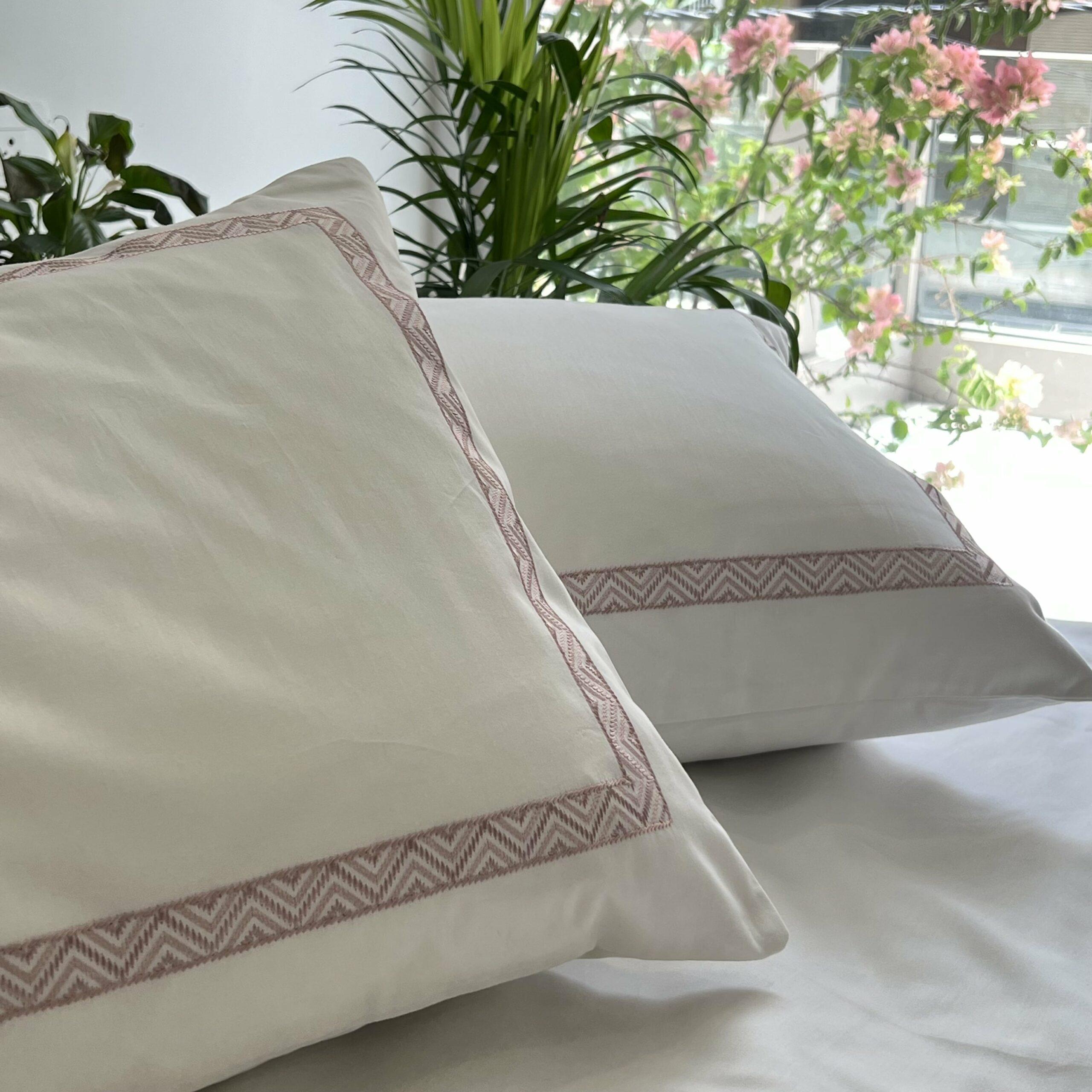 Wiggle White Pillow Covers (Set of 2)